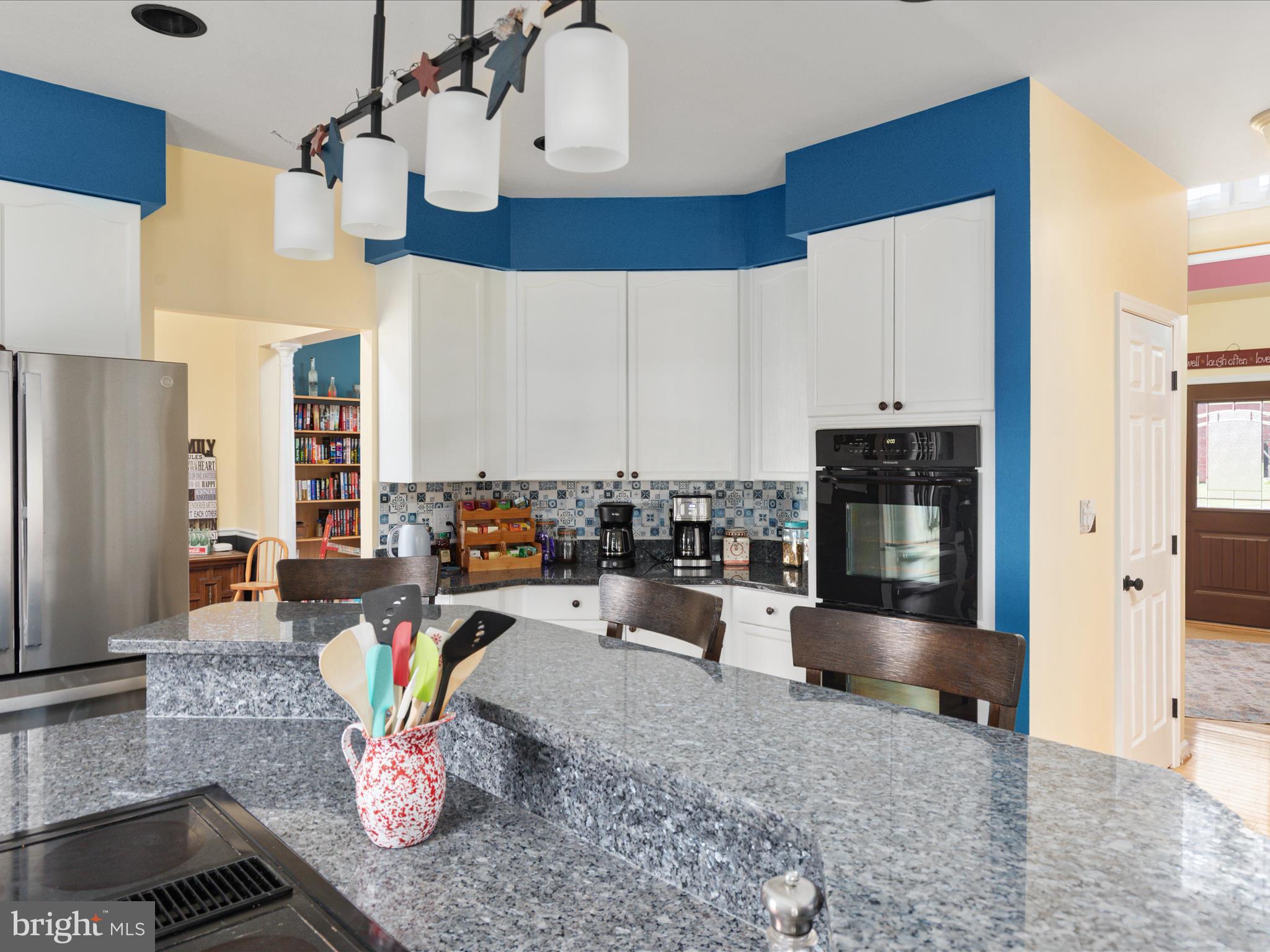 WAVERLY VIEW - Residential