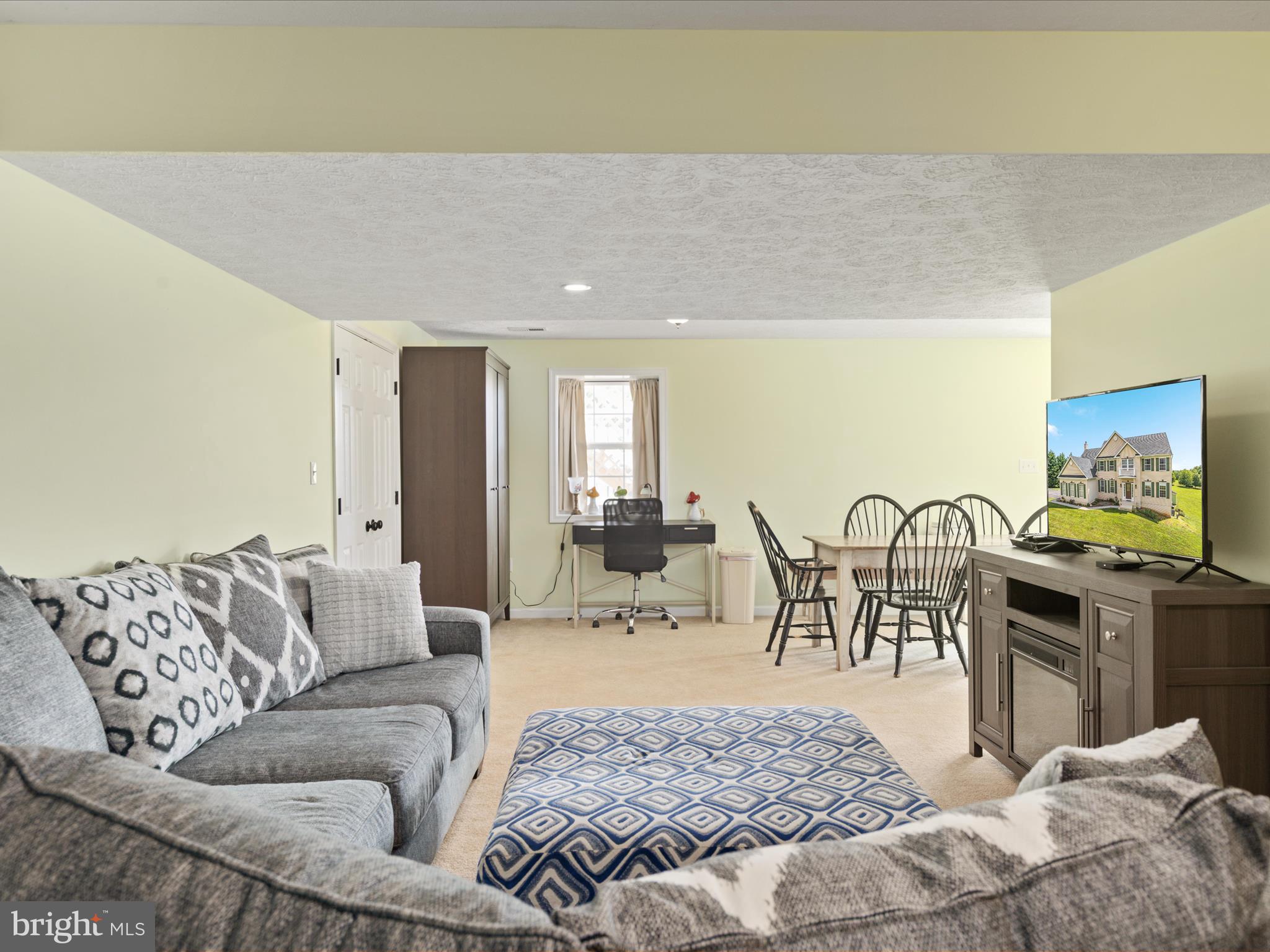 WAVERLY VIEW - Residential