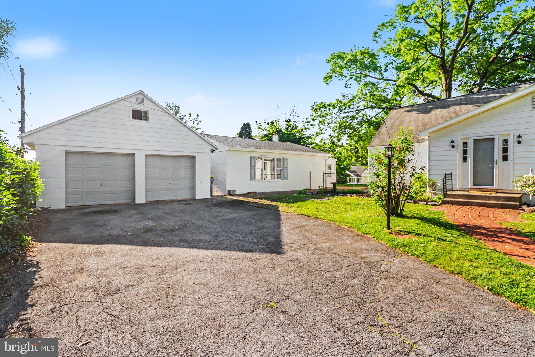 105 OAK HILL DRIVE