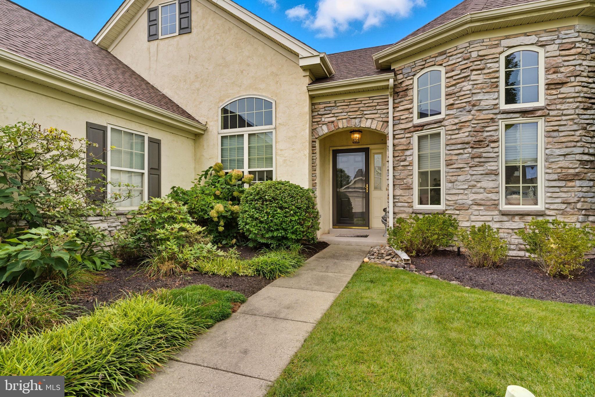 902 HAMILTON WAY