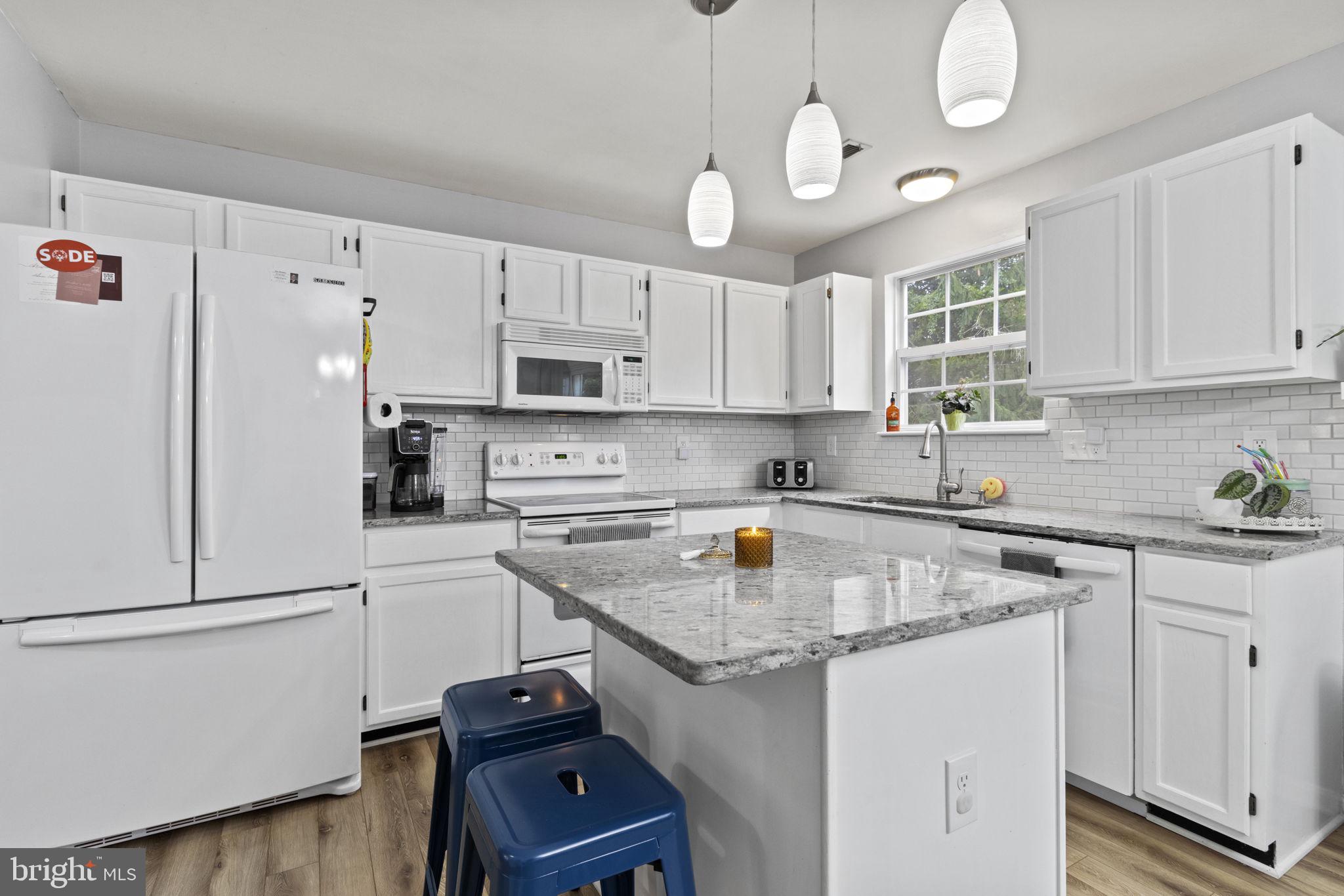 SEVEN OAKS - Residential