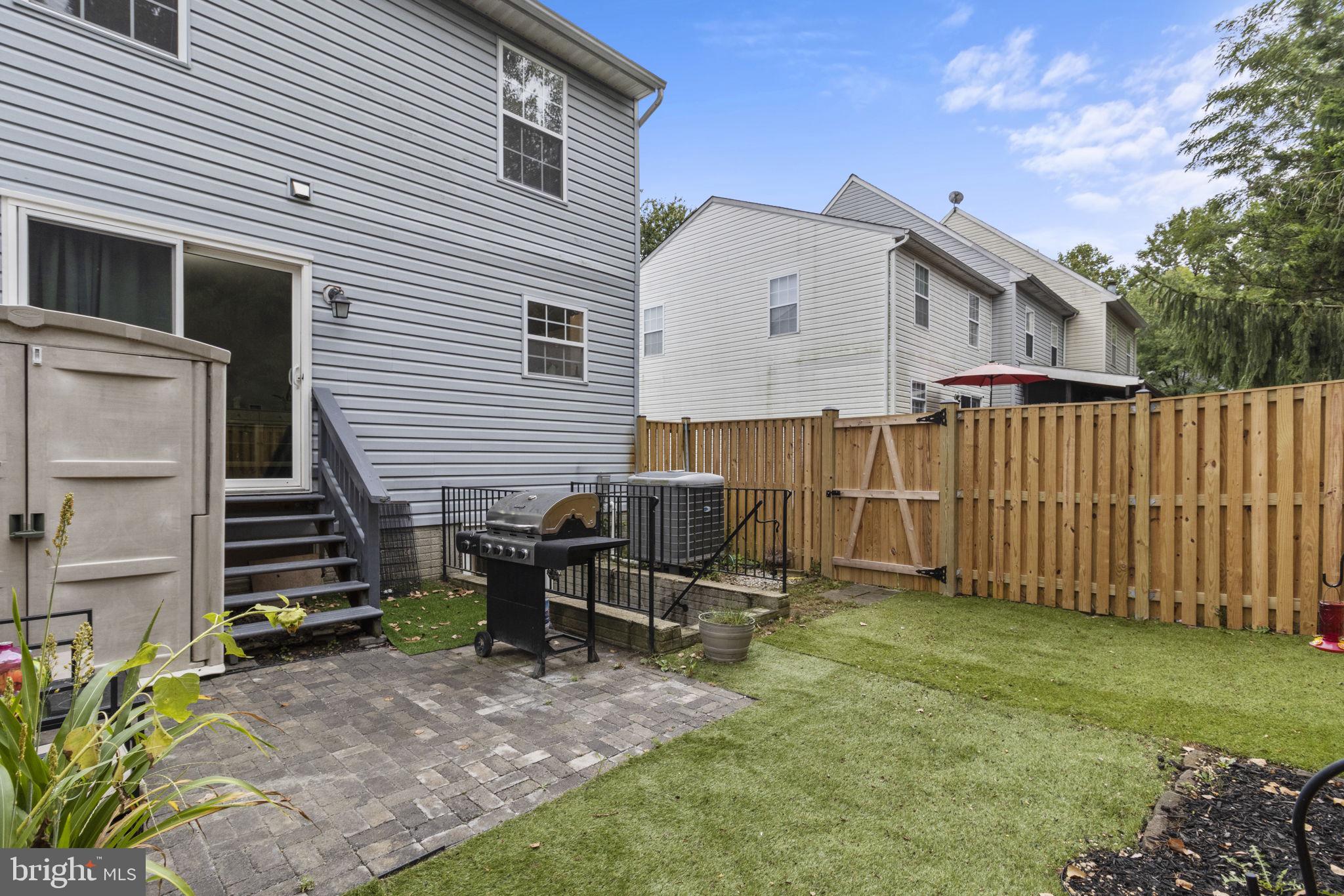 SEVEN OAKS - Residential