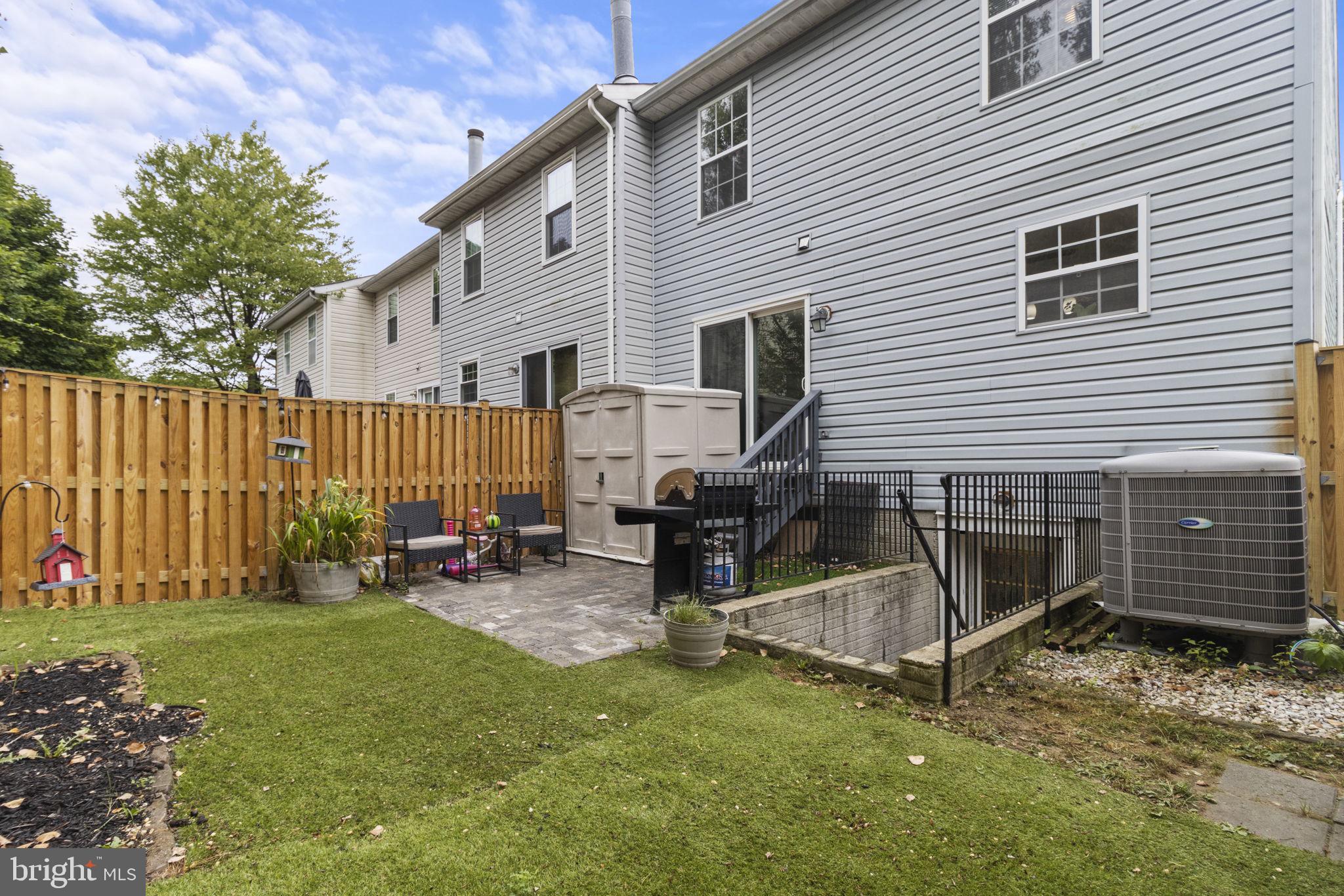 SEVEN OAKS - Residential