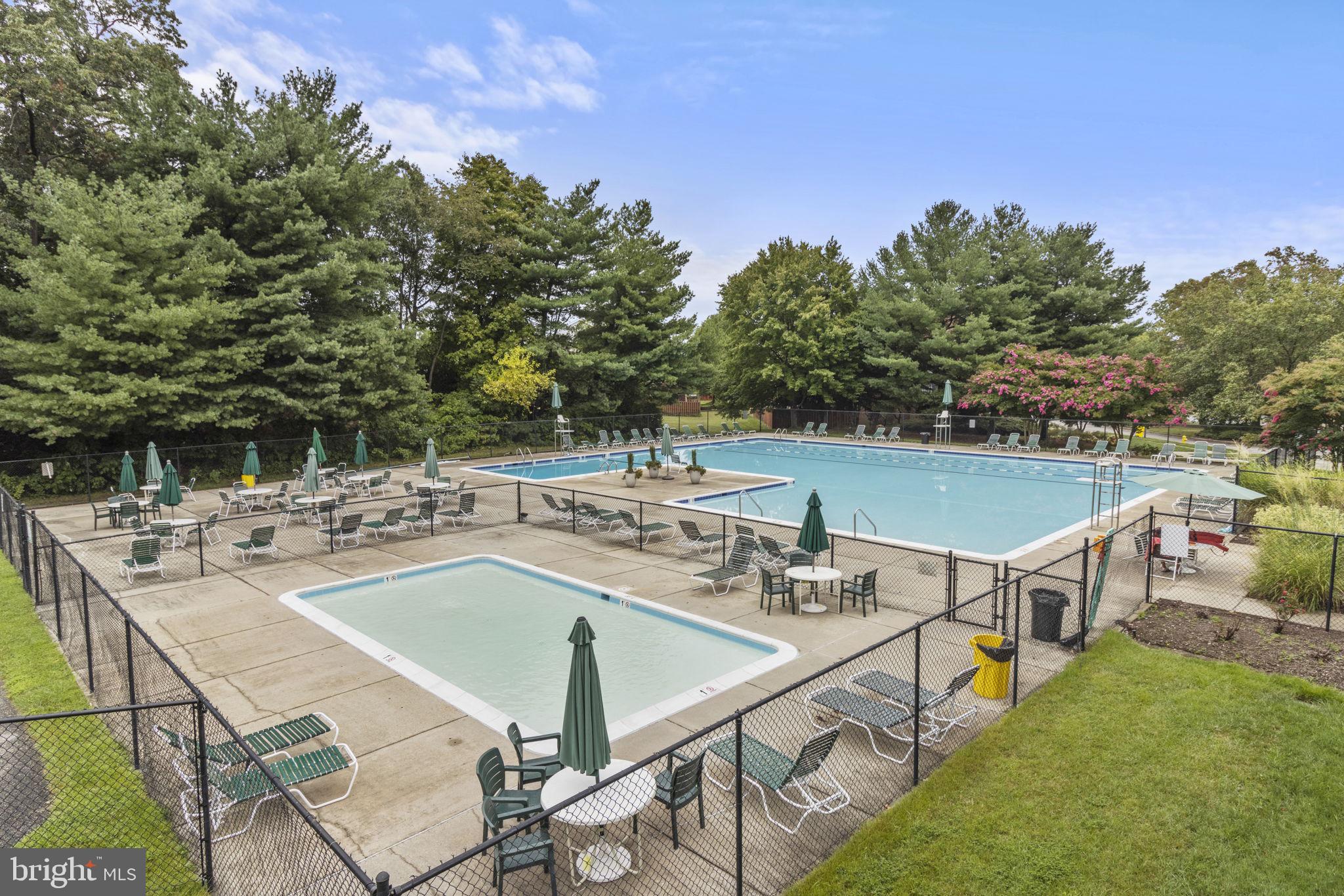 SEVEN OAKS - Residential