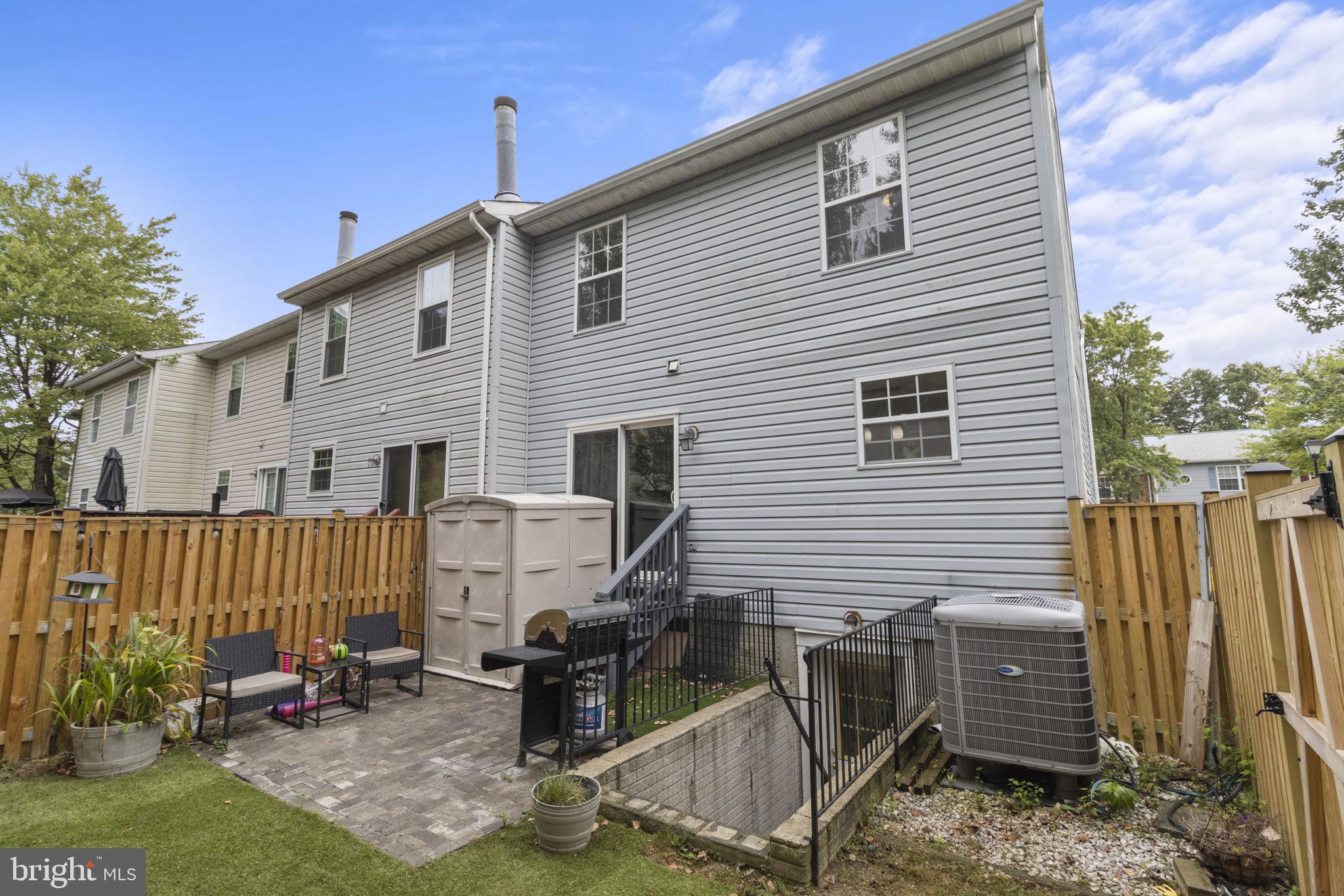 SEVEN OAKS - Residential