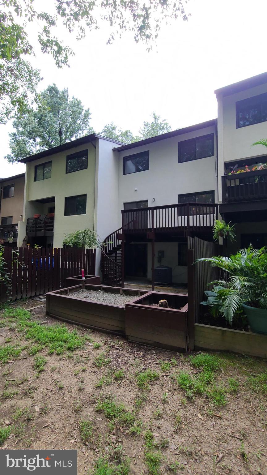 RESTON - Residential