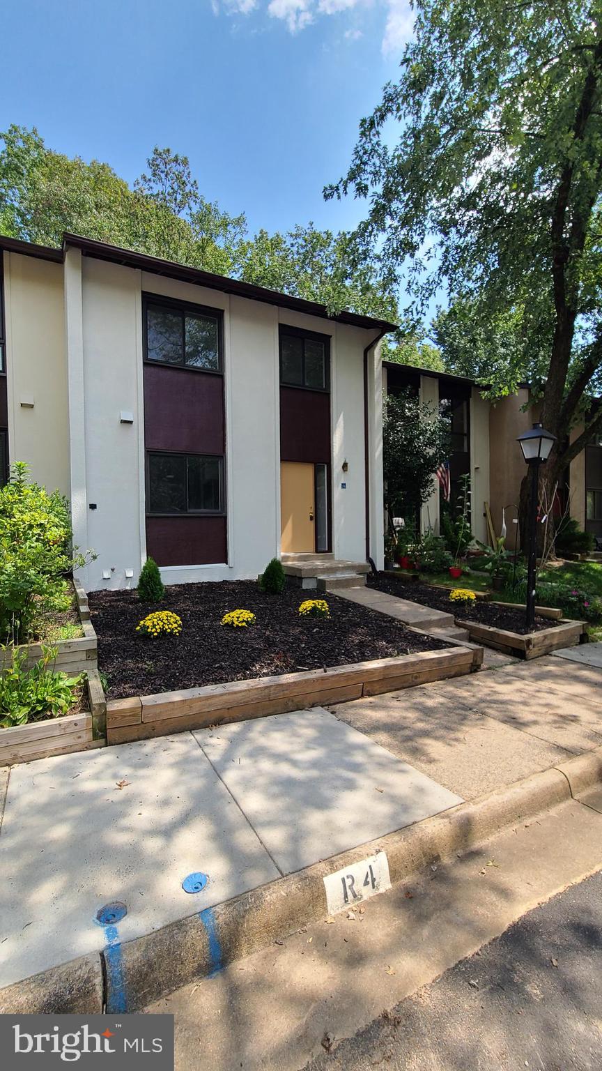 RESTON - Residential