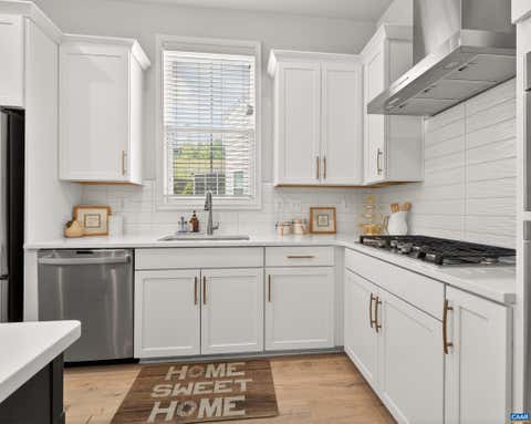 Townhouse For Sale - 4746 Loyola Way Way<br/> Albemarle County, CHARLOTTESVILLE, VA 22902
