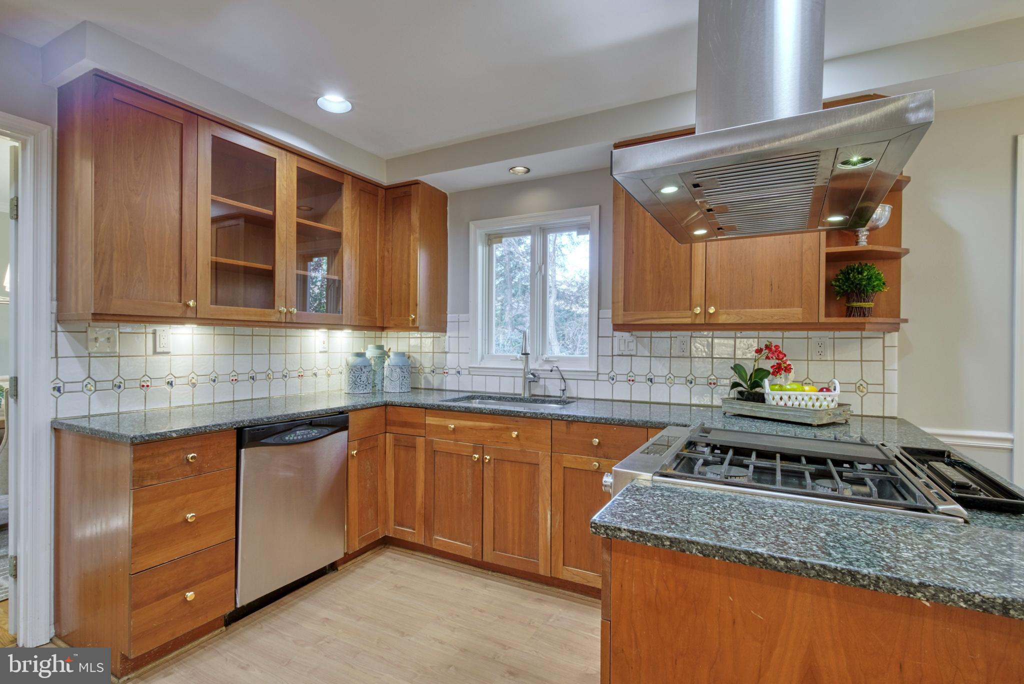 POTOMAC COMMONS - Residential