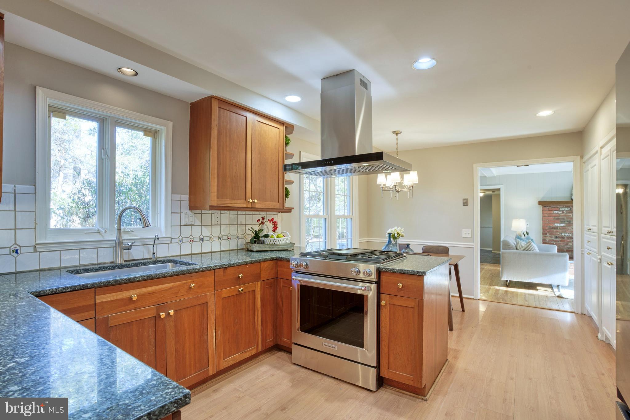 POTOMAC COMMONS - Residential