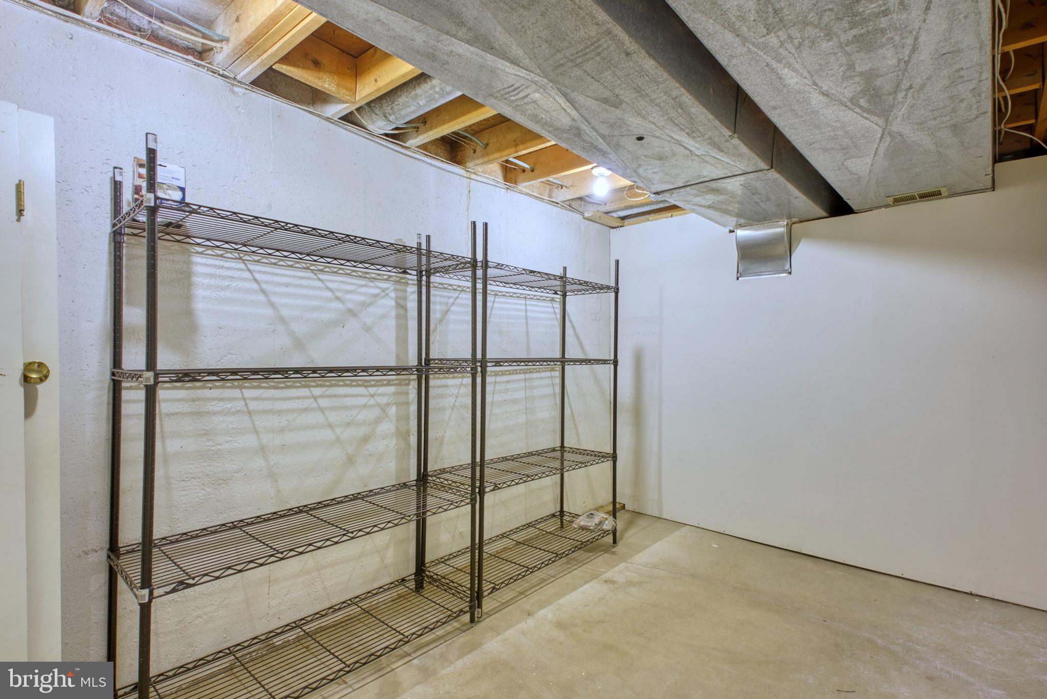 POTOMAC COMMONS - Residential