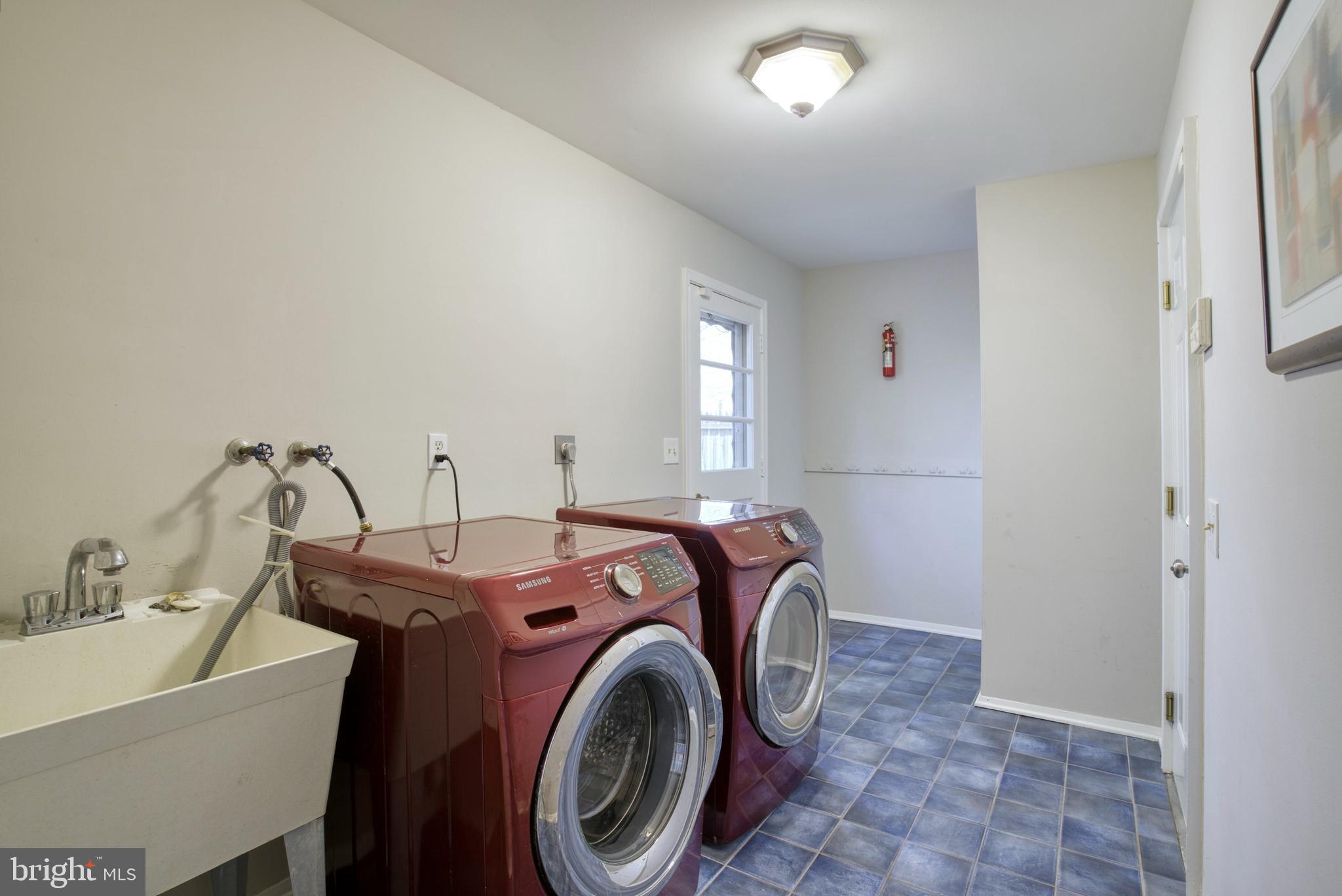 POTOMAC COMMONS - Residential