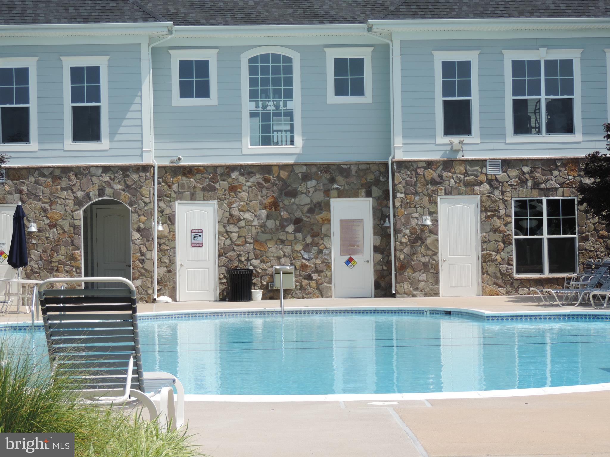 RIVER OAKS-BROOKFIELD CO - Residential