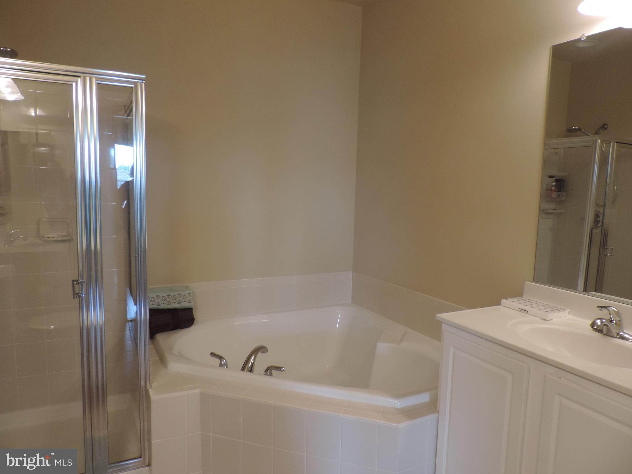 RIVER OAKS-BROOKFIELD CO - Residential