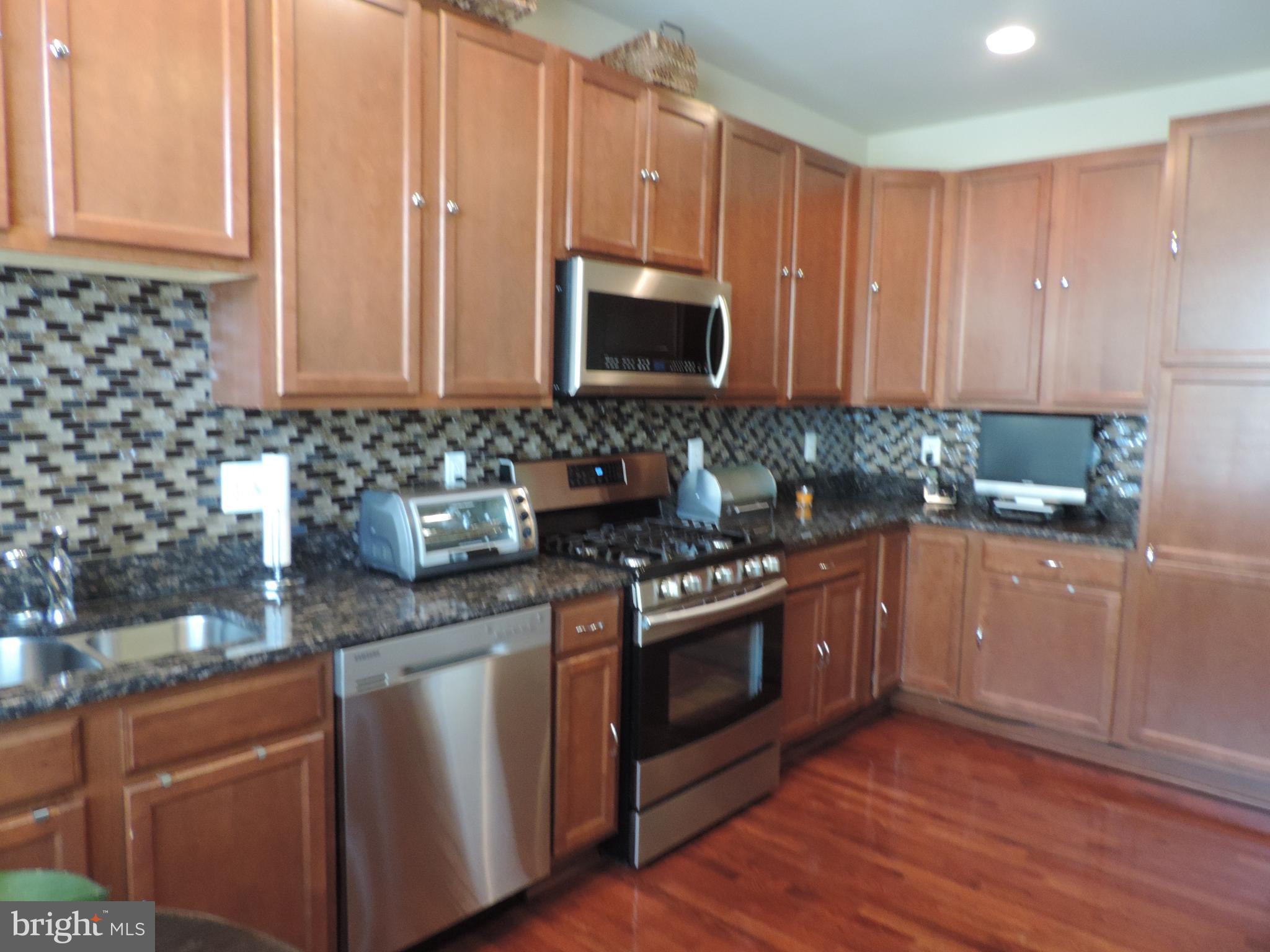 RIVER OAKS-BROOKFIELD CO - Residential