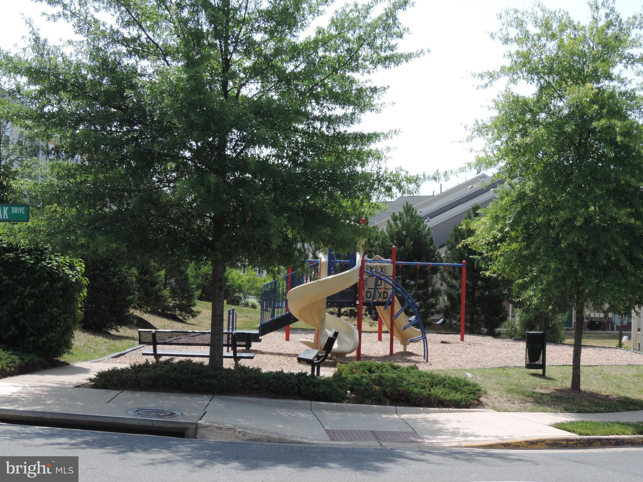 RIVER OAKS-BROOKFIELD CO - Residential