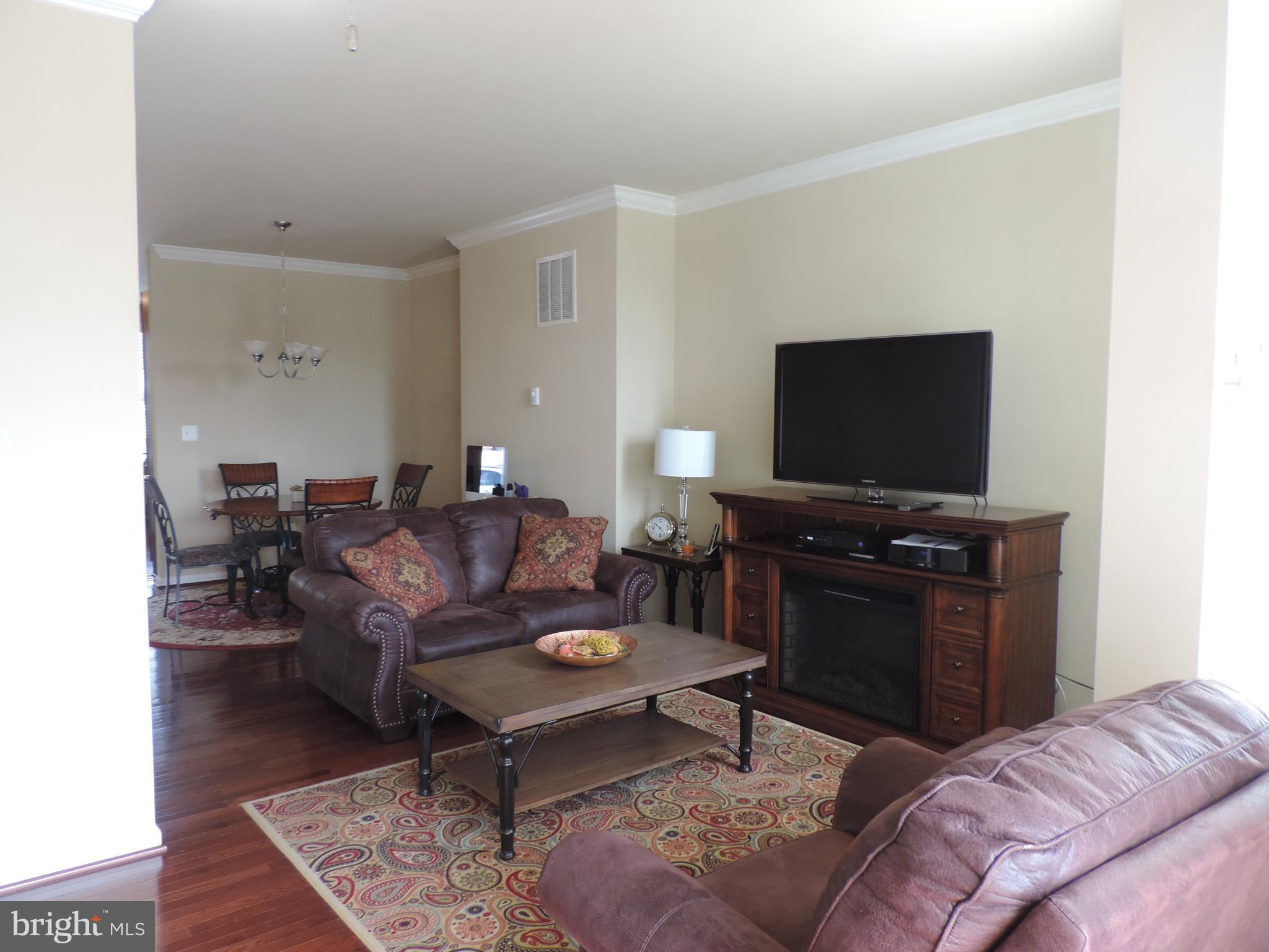 RIVER OAKS-BROOKFIELD CO - Residential