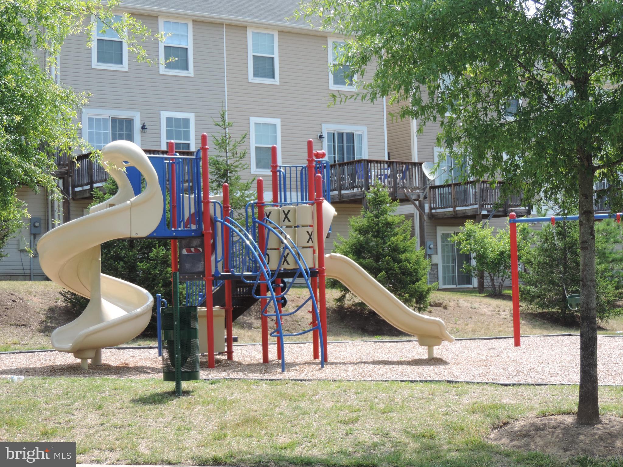 RIVER OAKS-BROOKFIELD CO - Residential