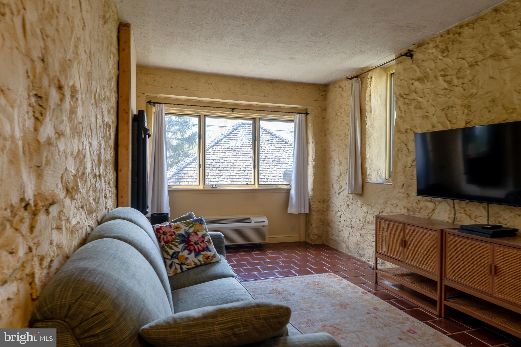 GREATER HOMELAND HISTORIC DISTRICT - Residential