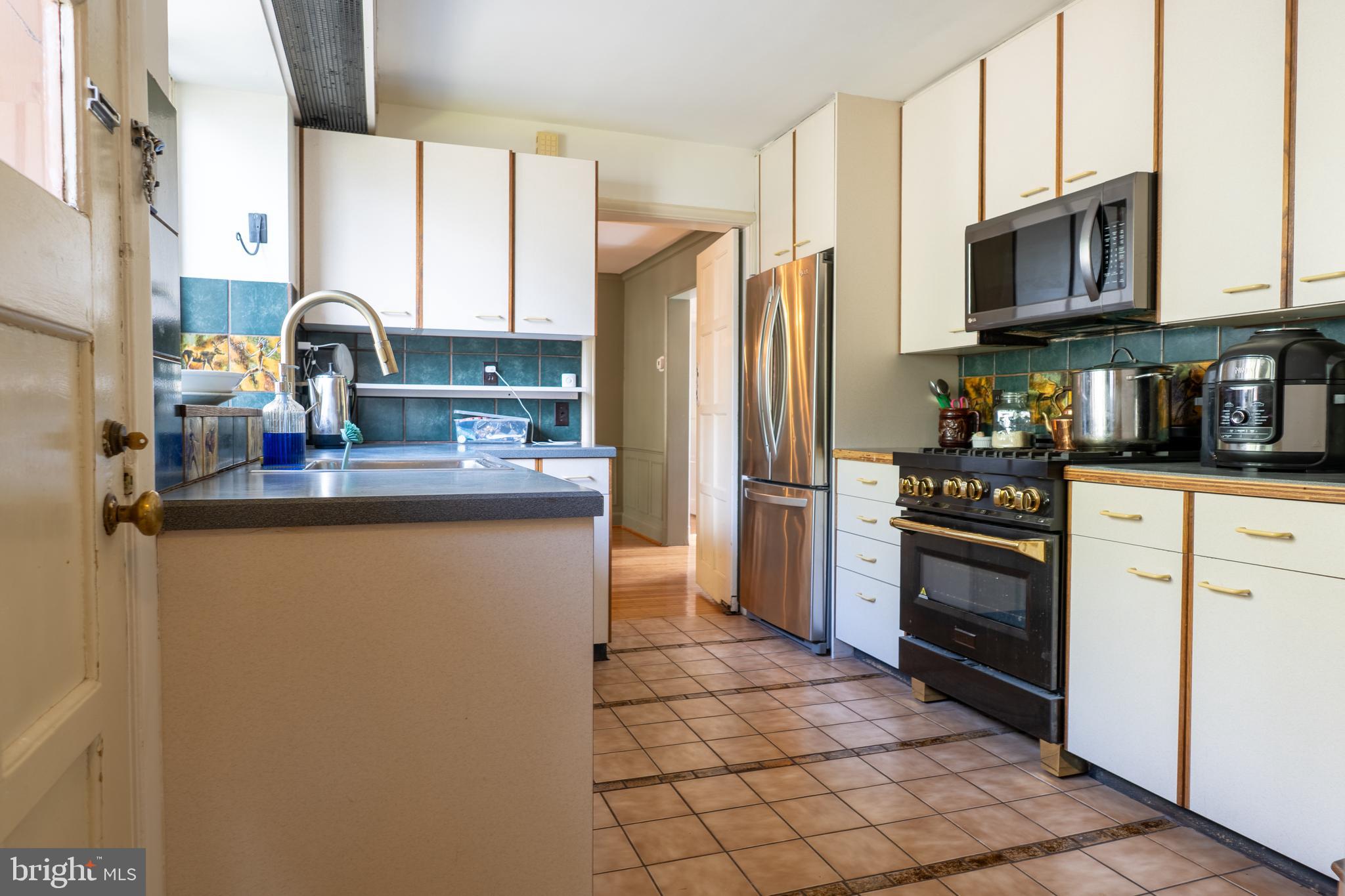 GREATER HOMELAND HISTORIC DISTRICT - Residential