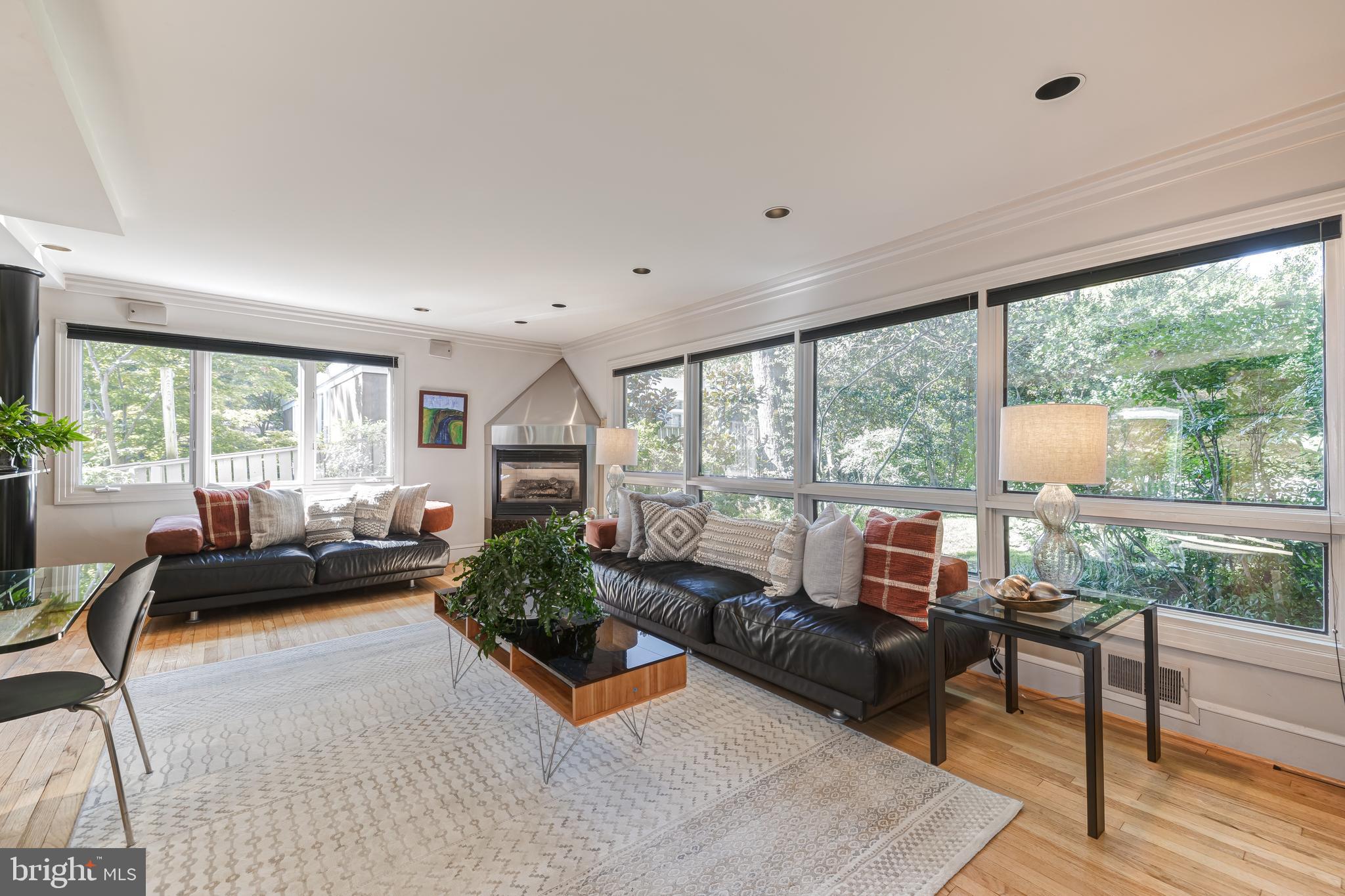 FOREST HILLS - Residential