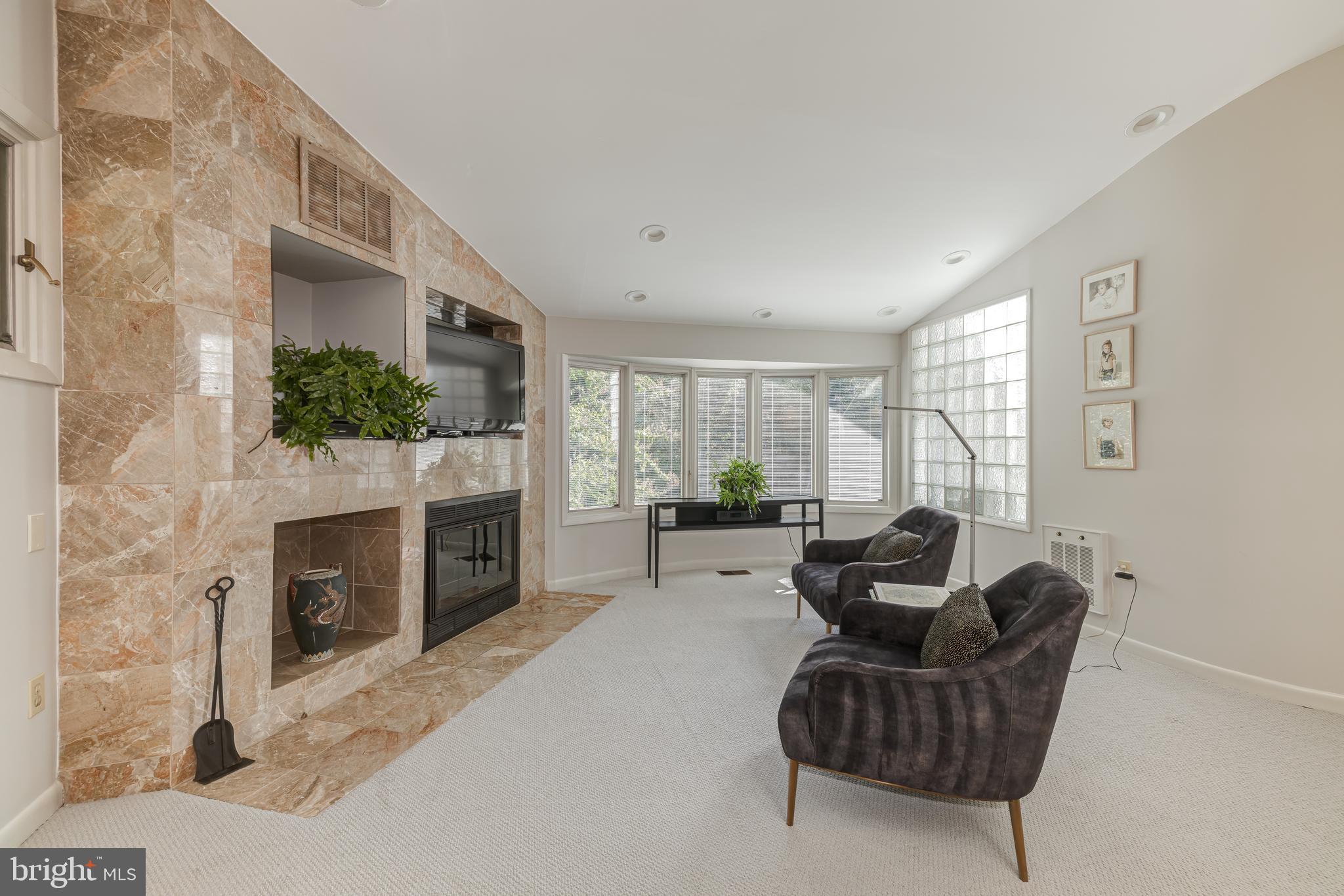 FOREST HILLS - Residential