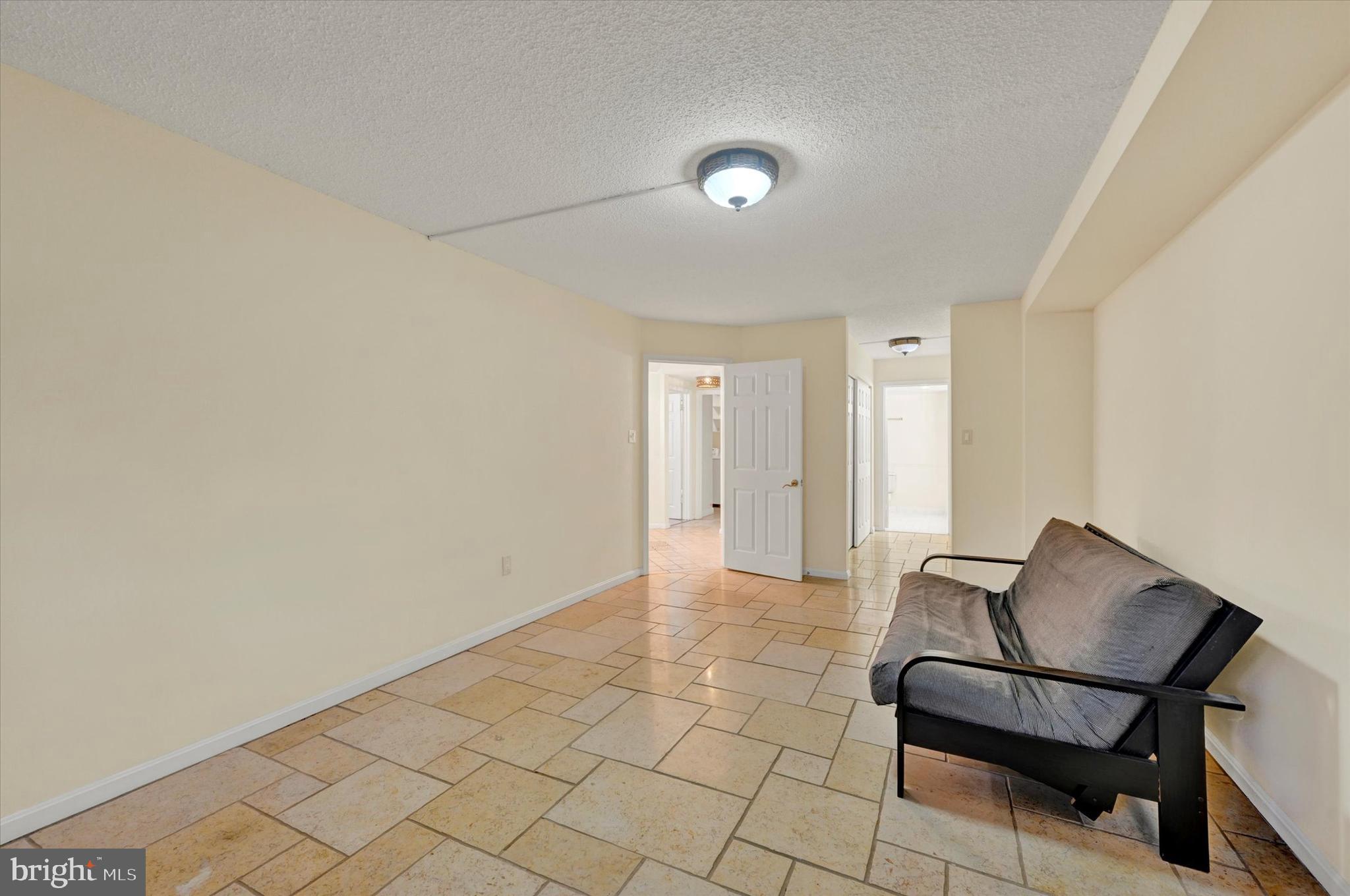 ROLAND PARK - Residential