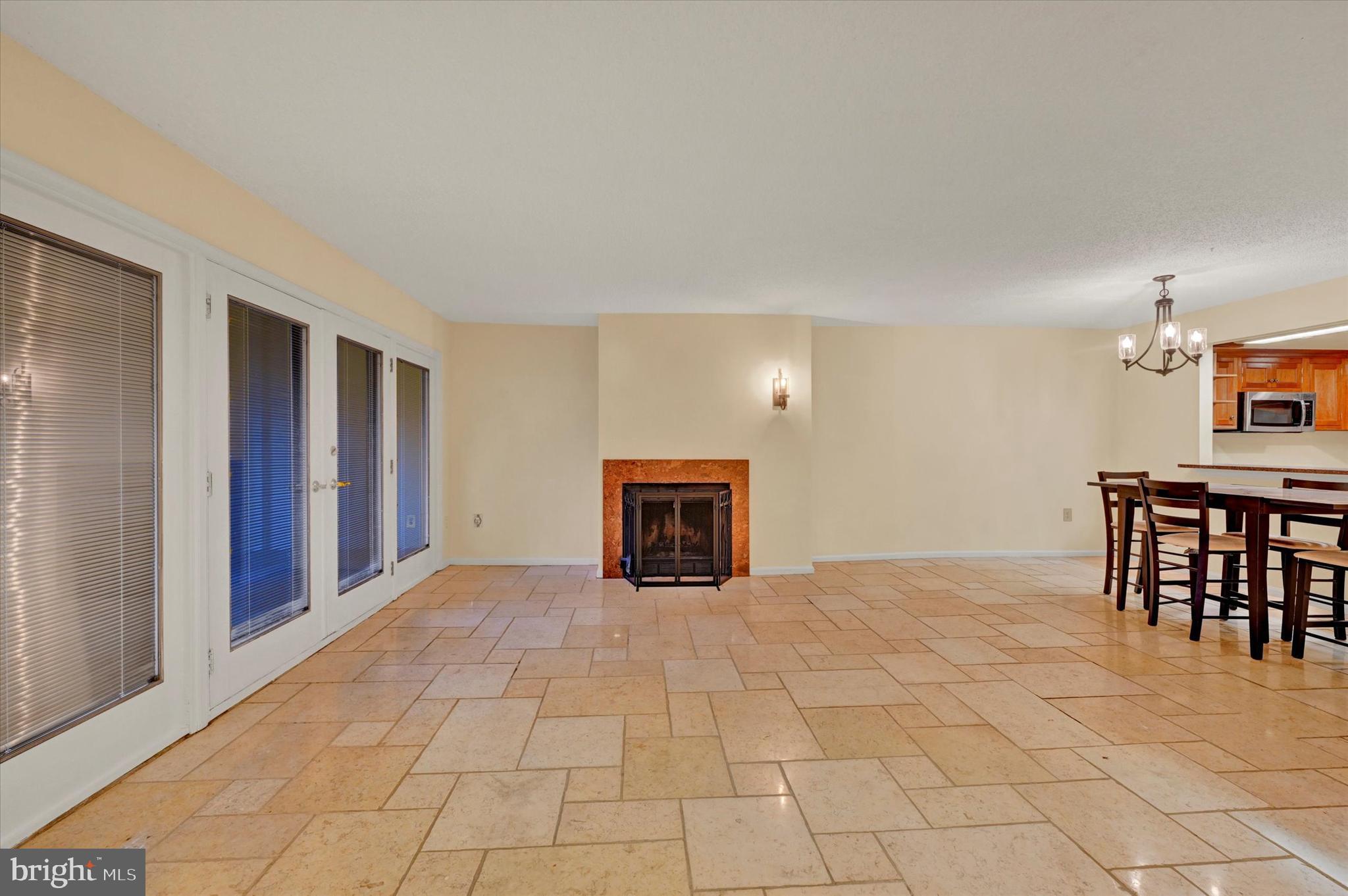 ROLAND PARK - Residential