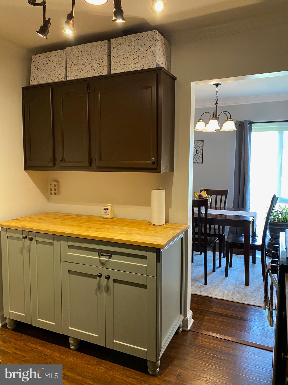 VILLAGE OF LONG REACH - Residential