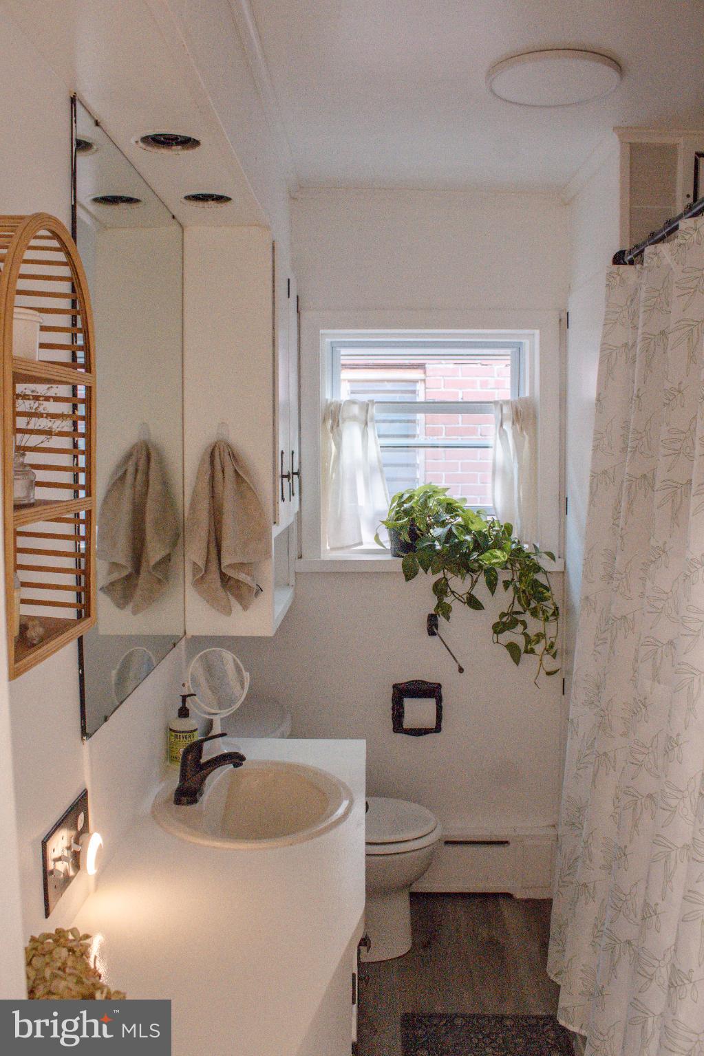 WEST HILLS - Residential