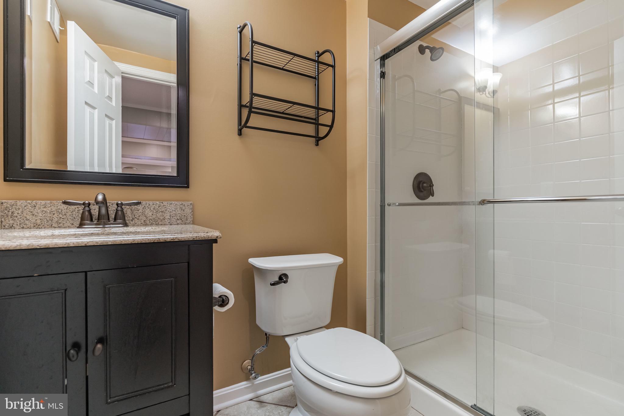 COUNTRY CREEK - Residential Lease