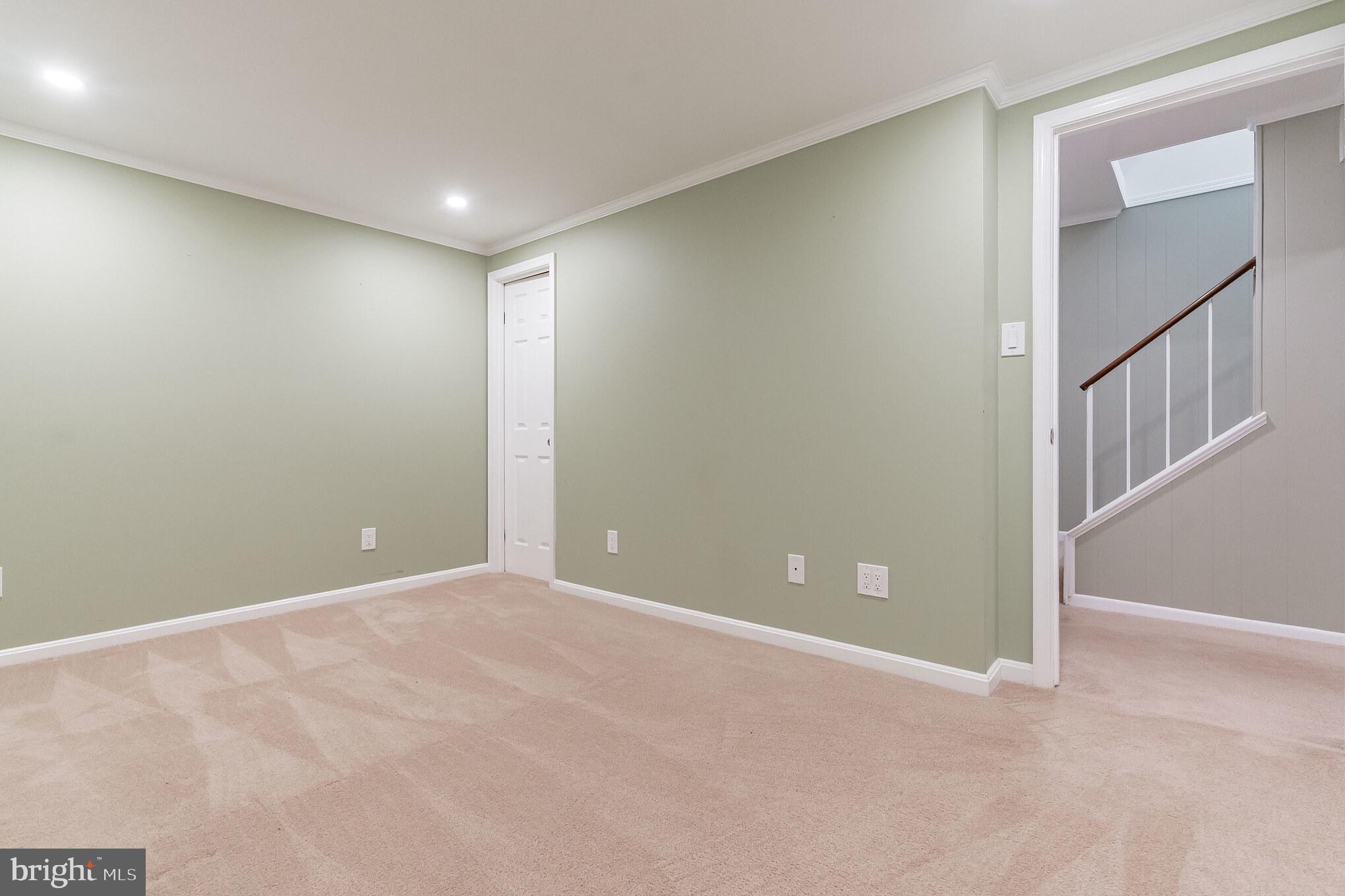 COUNTRY CREEK - Residential Lease