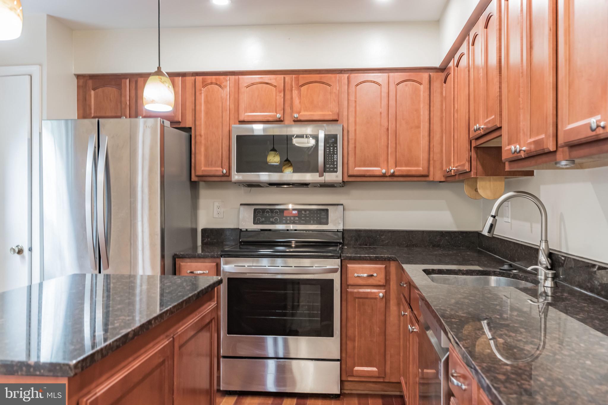 COUNTRY CREEK - Residential Lease