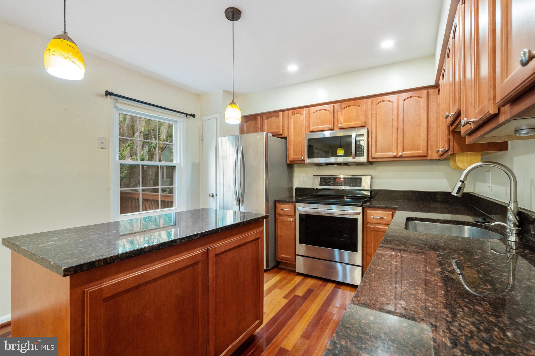 COUNTRY CREEK - Residential Lease