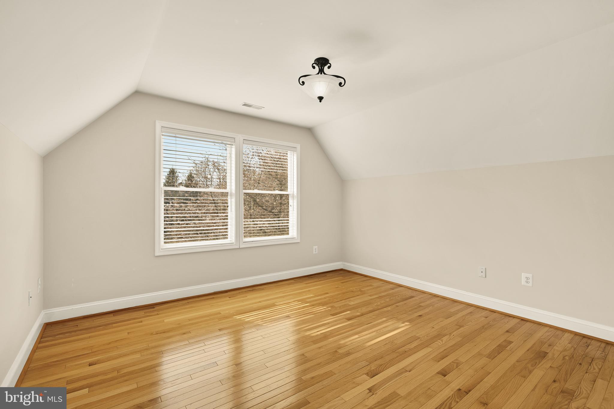 BARNESVILLE OUTSIDE - Residential