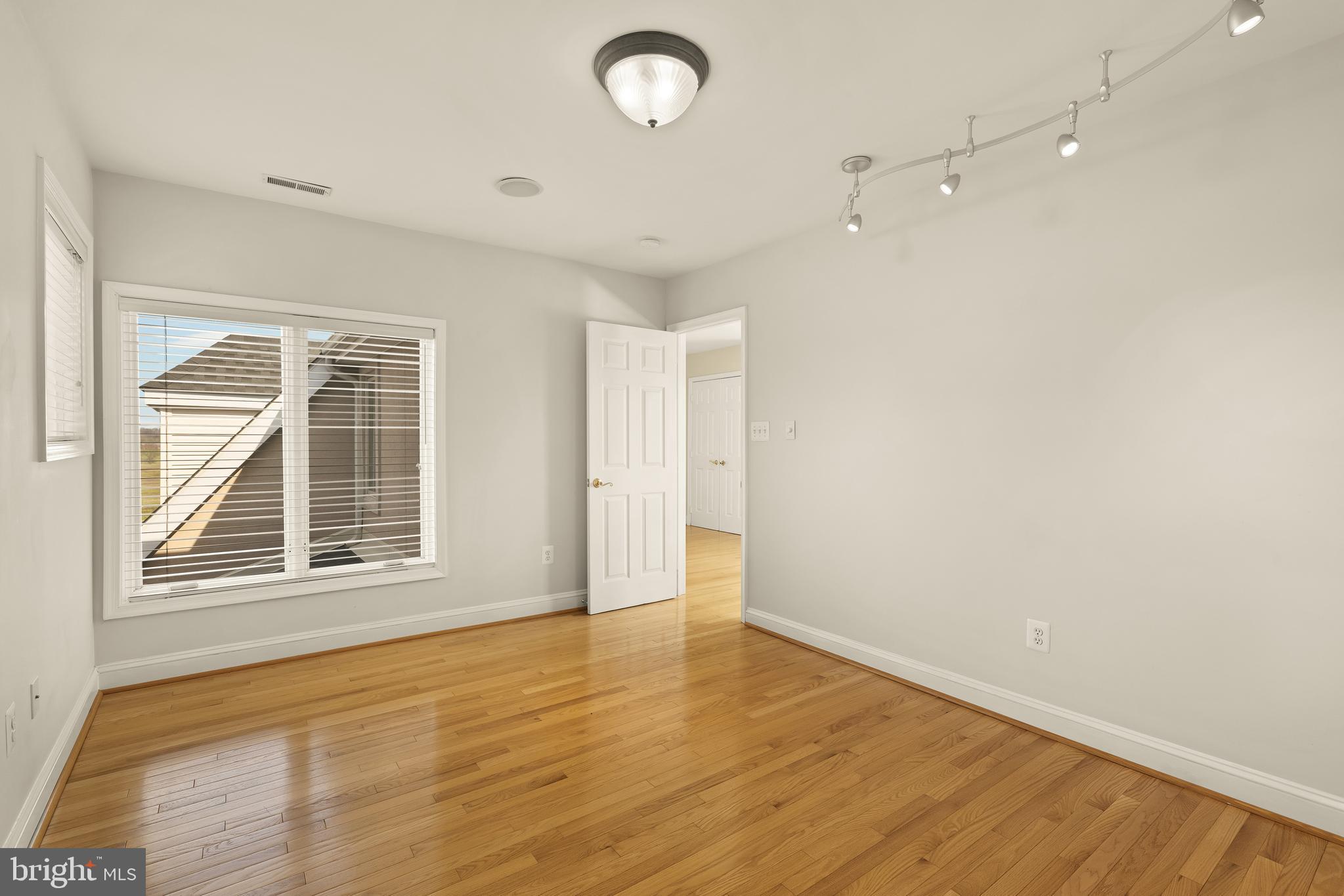 BARNESVILLE OUTSIDE - Residential