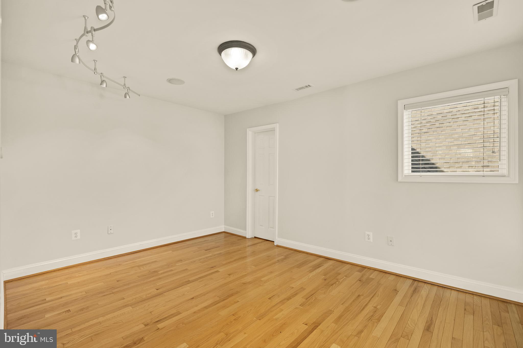 BARNESVILLE OUTSIDE - Residential