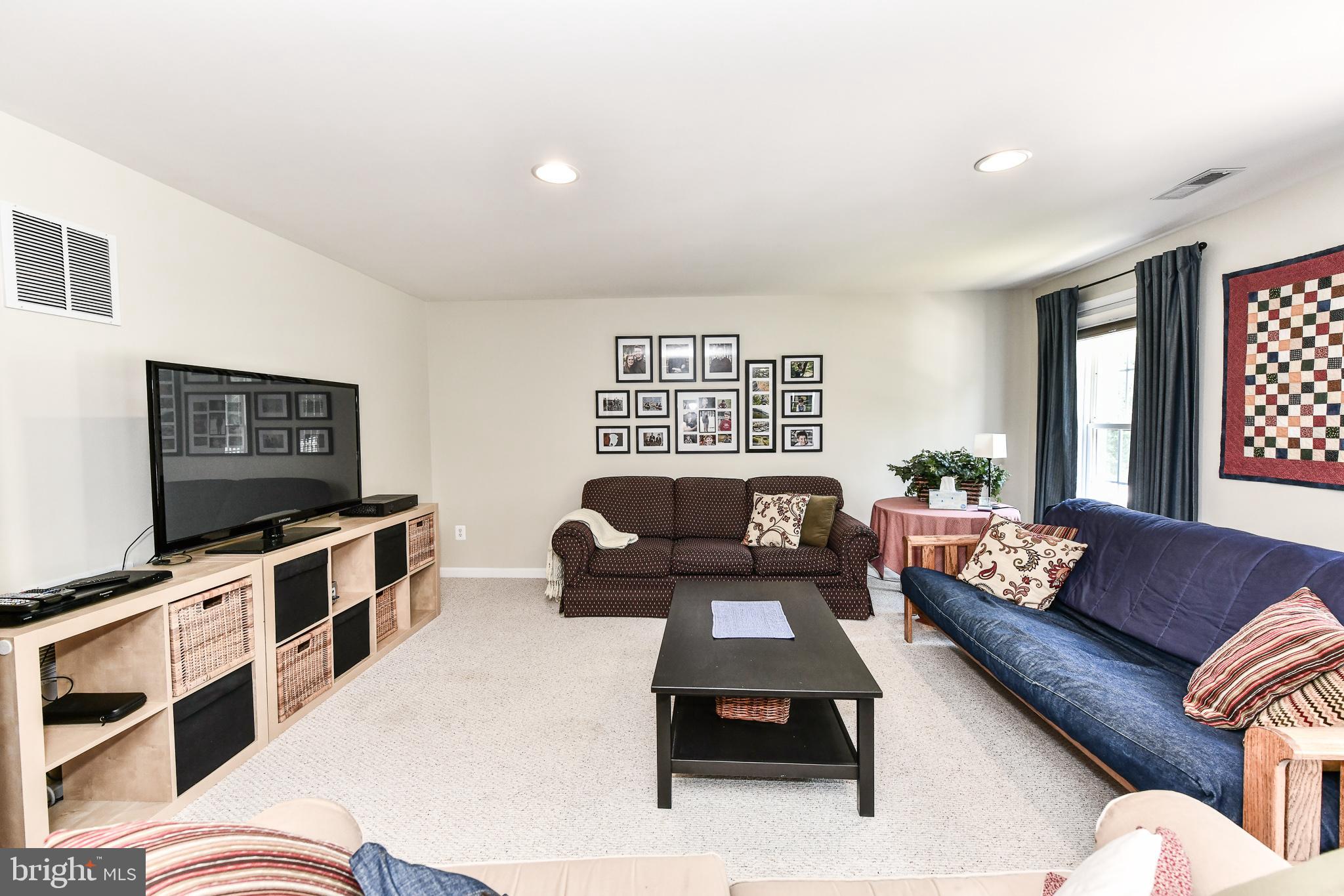 BROADLANDS - Residential Lease