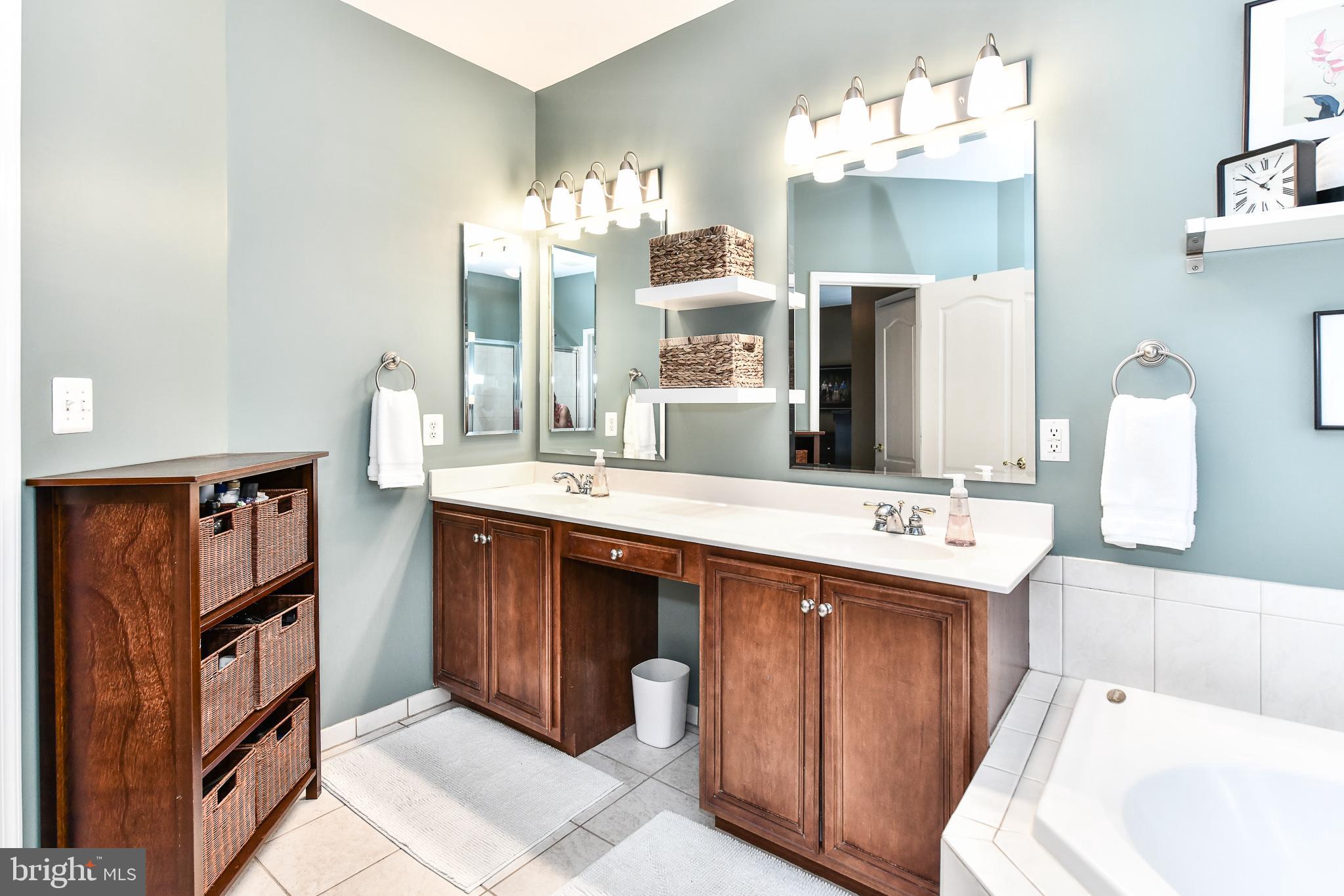 BROADLANDS - Residential Lease