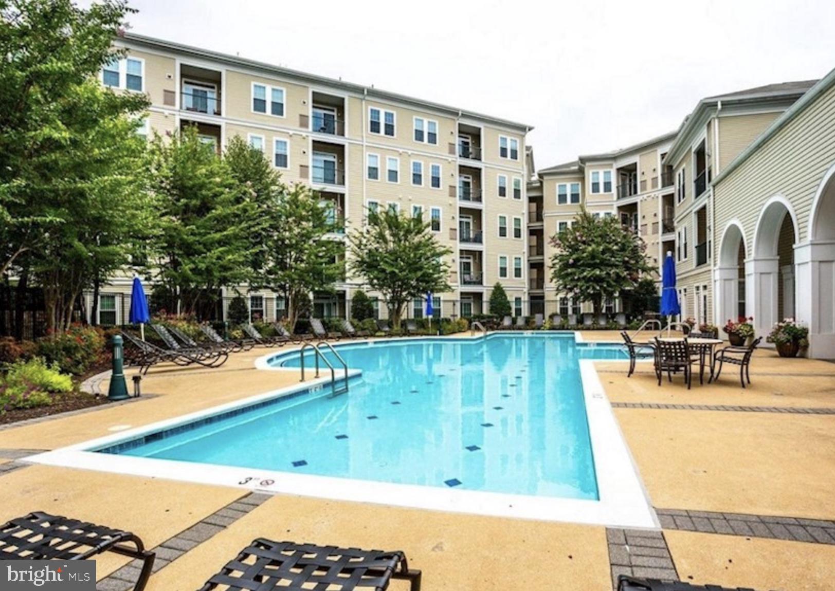 GROVE AT ARLINGTON - Residential