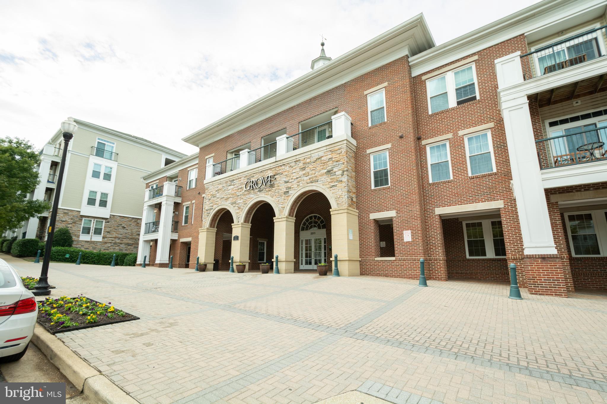 GROVE AT ARLINGTON - Residential