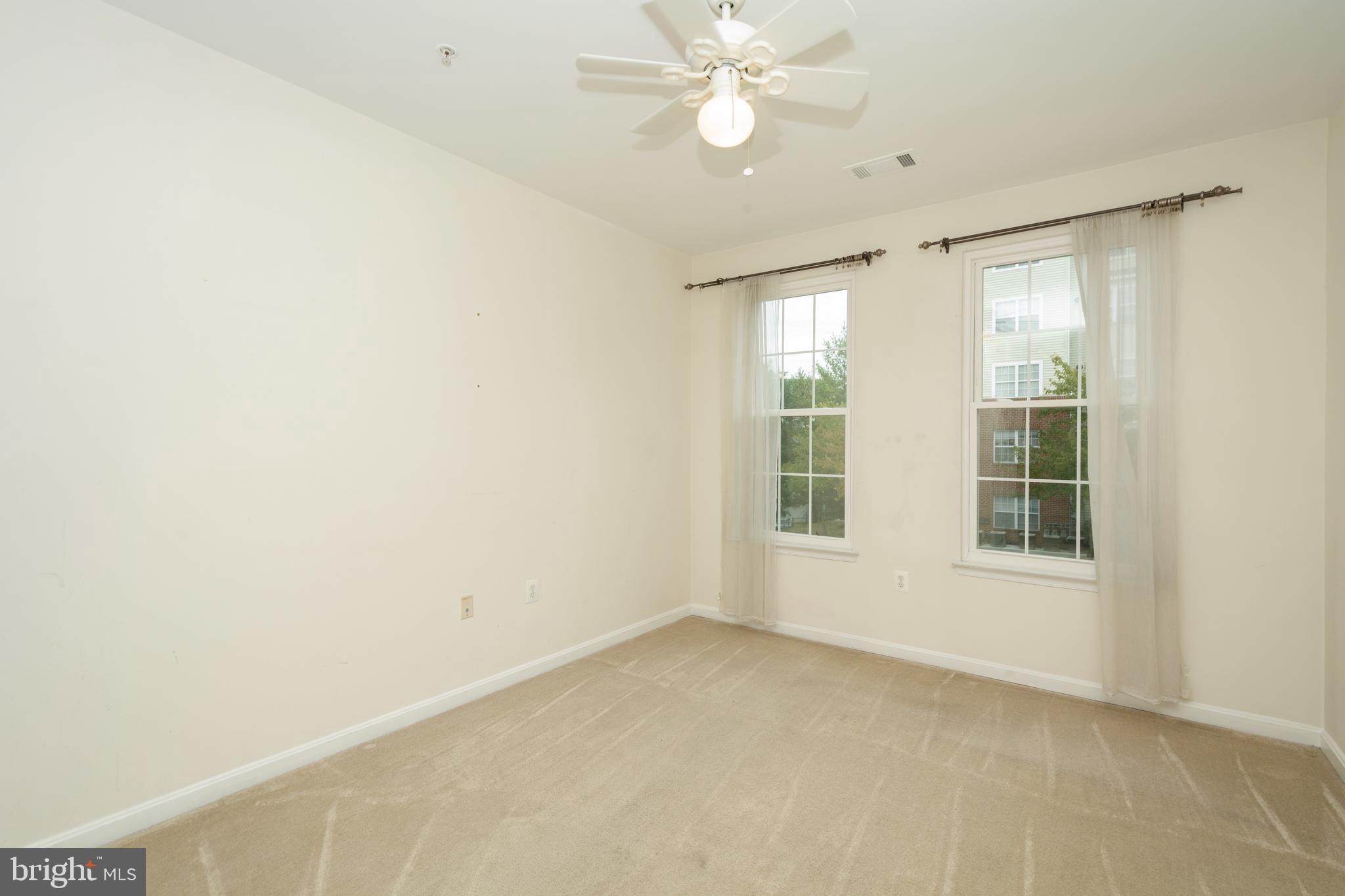 GROVE AT ARLINGTON - Residential