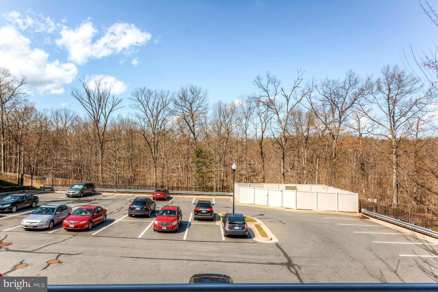 SILVER LAKE - Residential