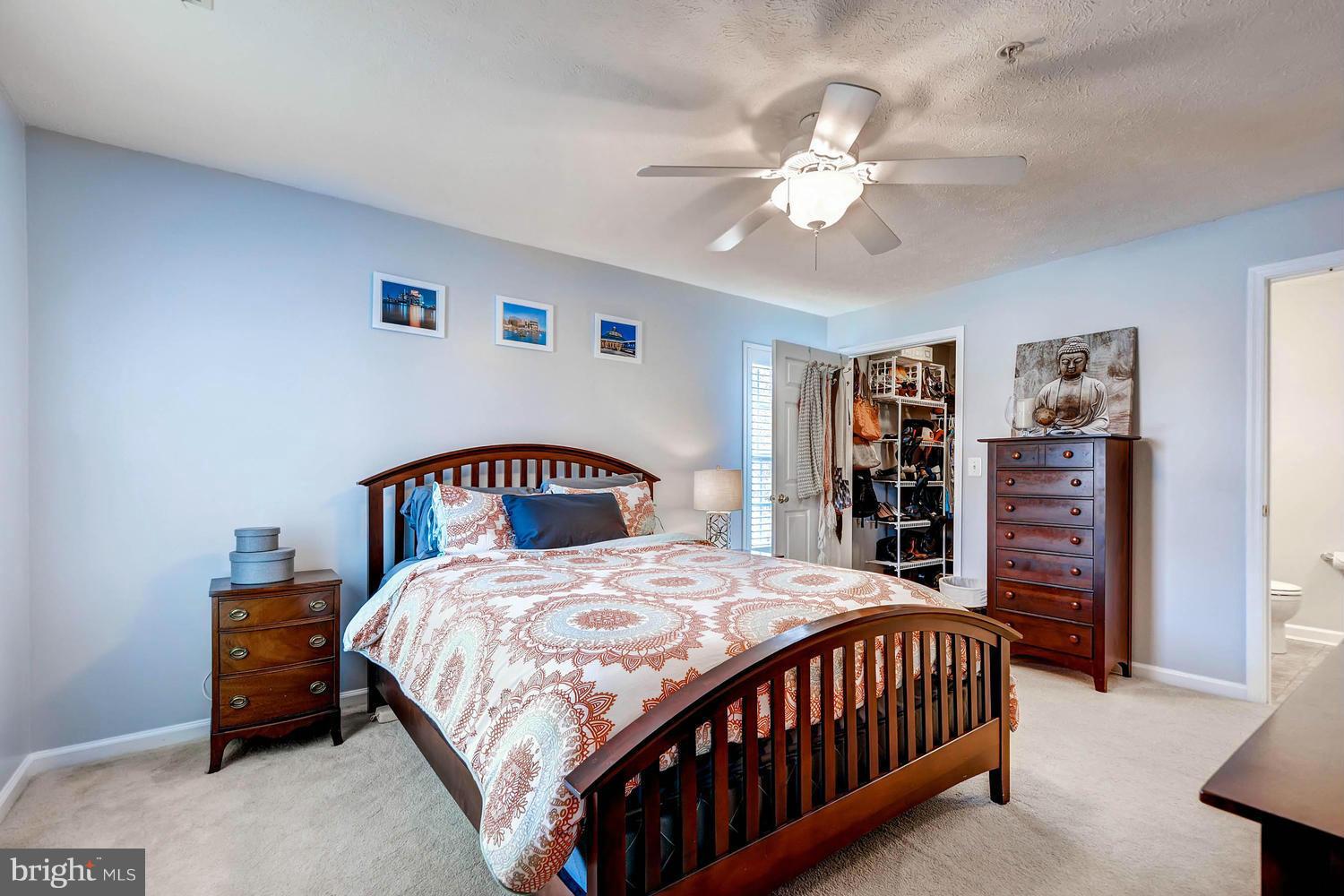 SILVER LAKE - Residential