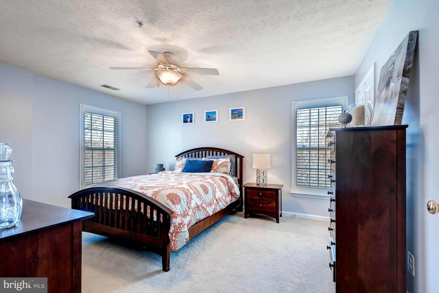 SILVER LAKE - Residential