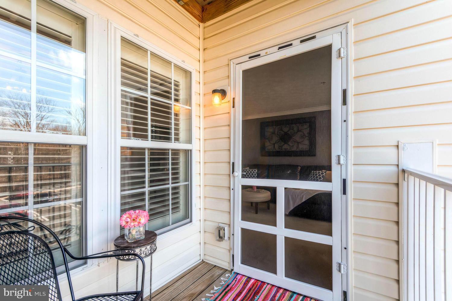 SILVER LAKE - Residential