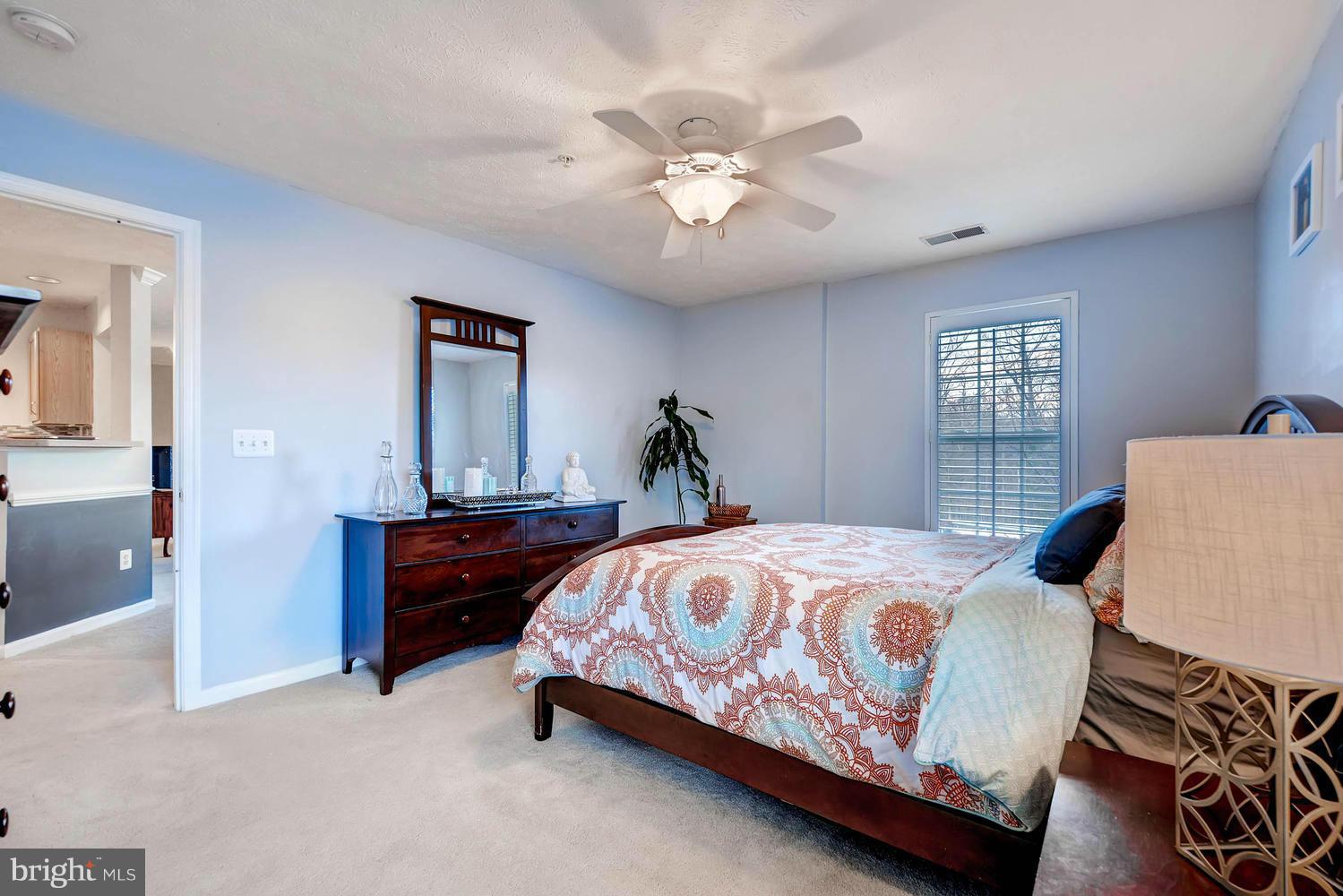 SILVER LAKE - Residential