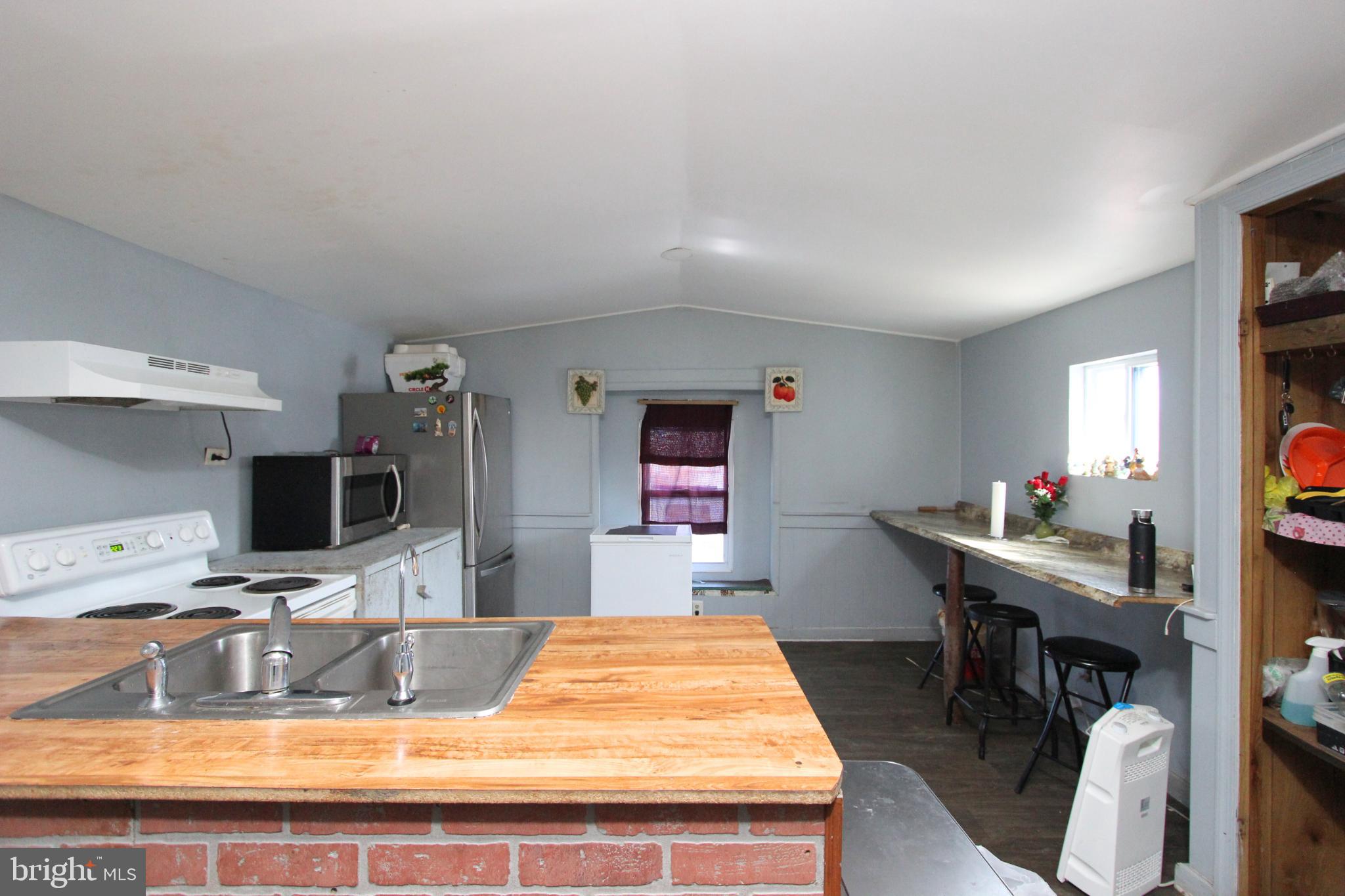 FOXWOOD VILLAGE - Residential