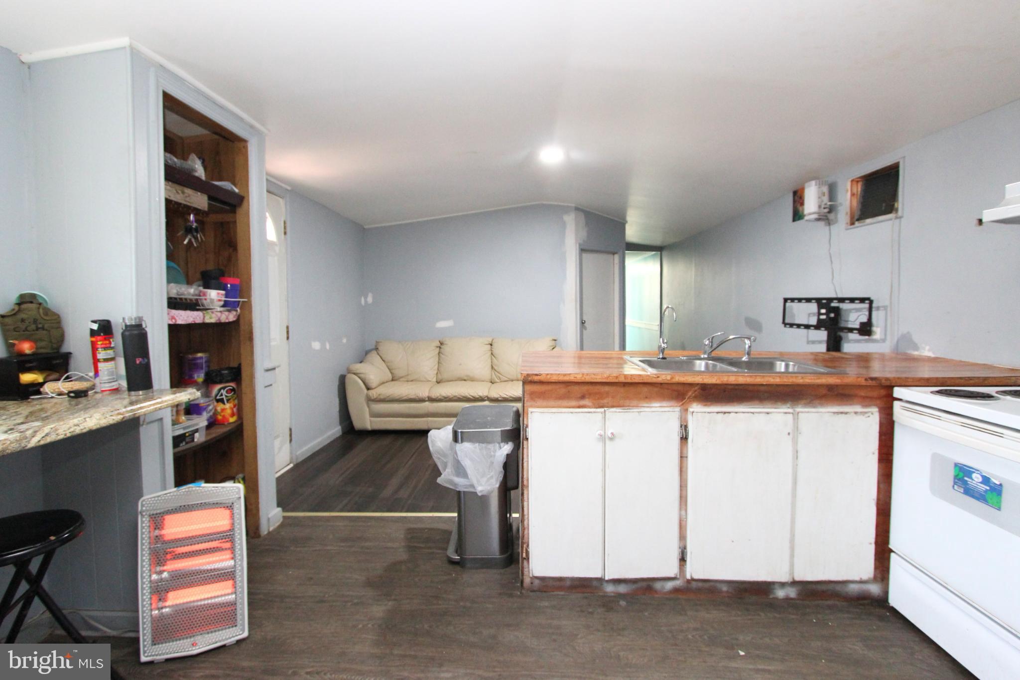 FOXWOOD VILLAGE - Residential