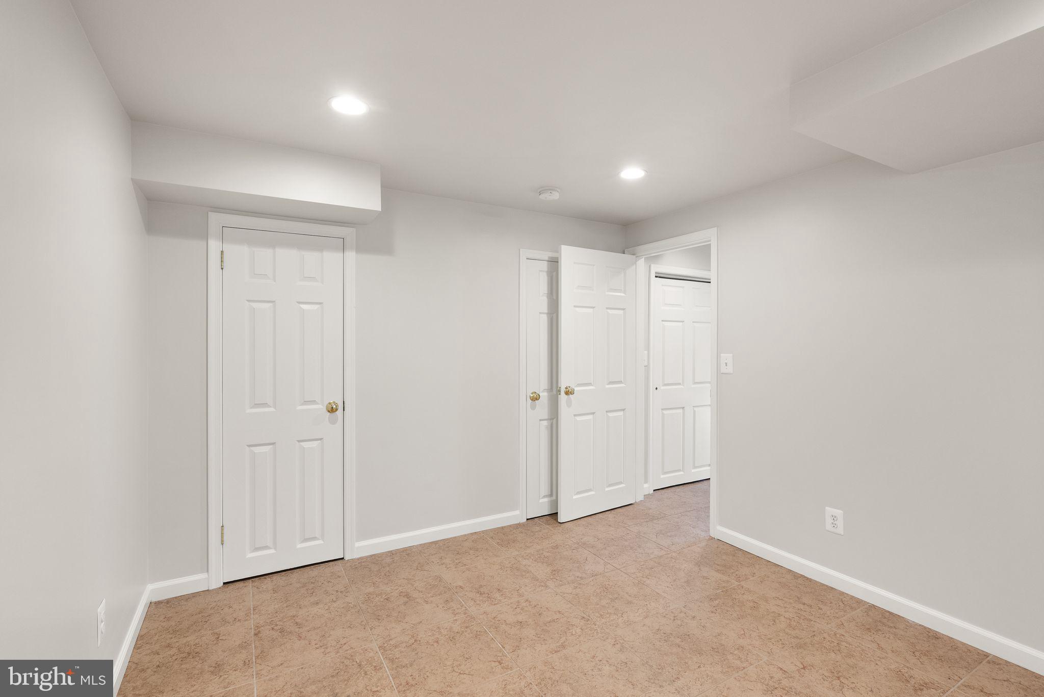 MOSBY WOODS - Residential